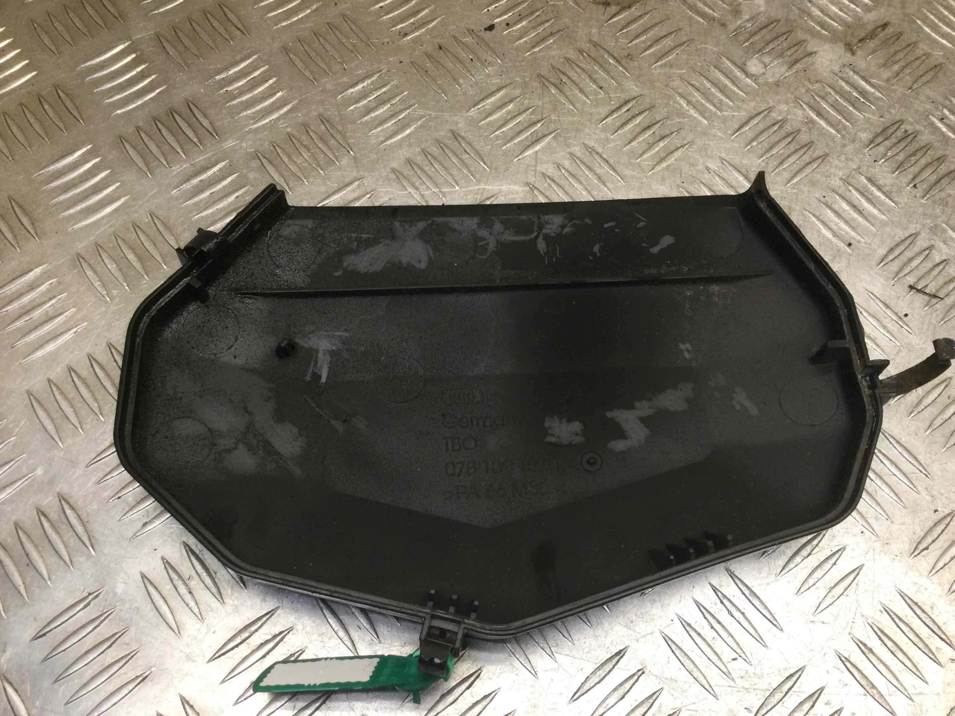 Защита (кожух) ремня ГРМ Audi A4 B7 (2004-2008) бензин 2.4  Автомат Седан