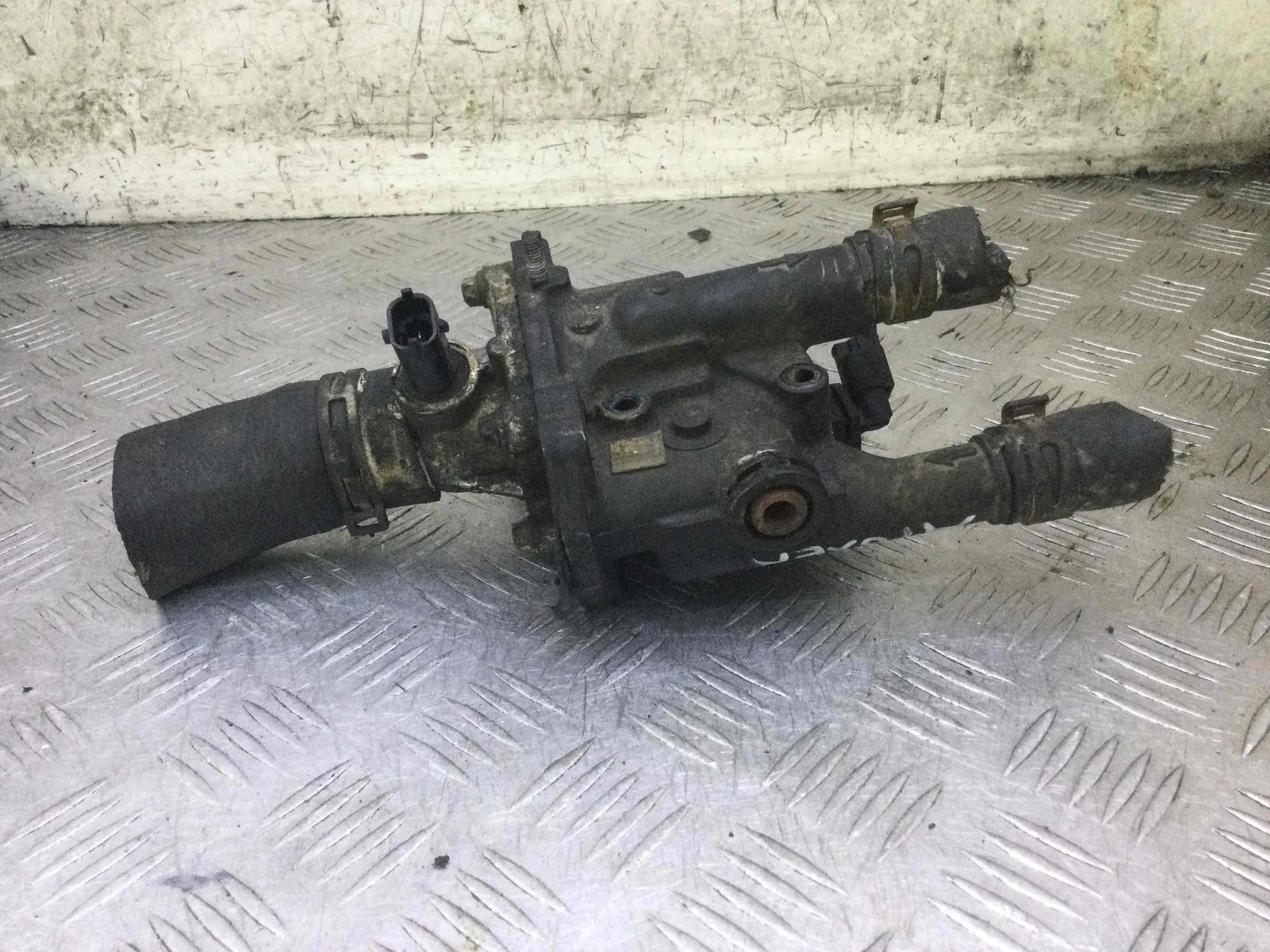 Корпус термостата Opel Zafira B (2005-2010) бензин 1.6  Механика Минивэн