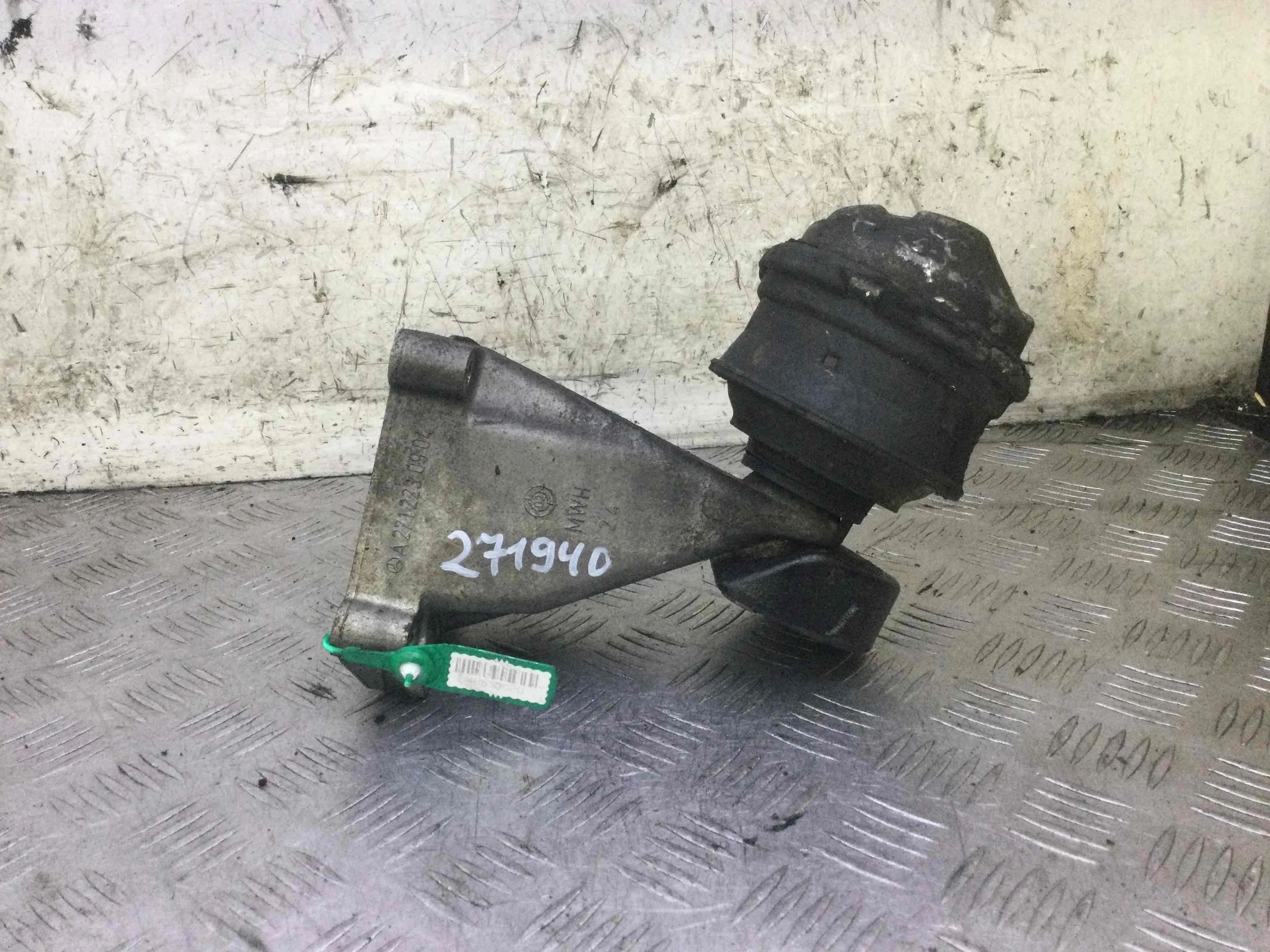 Подушка крепления двигателя Mercedes C-klasse W203/S203/CL203 (2000-2004) бензин 1.8 i Автомат Седан