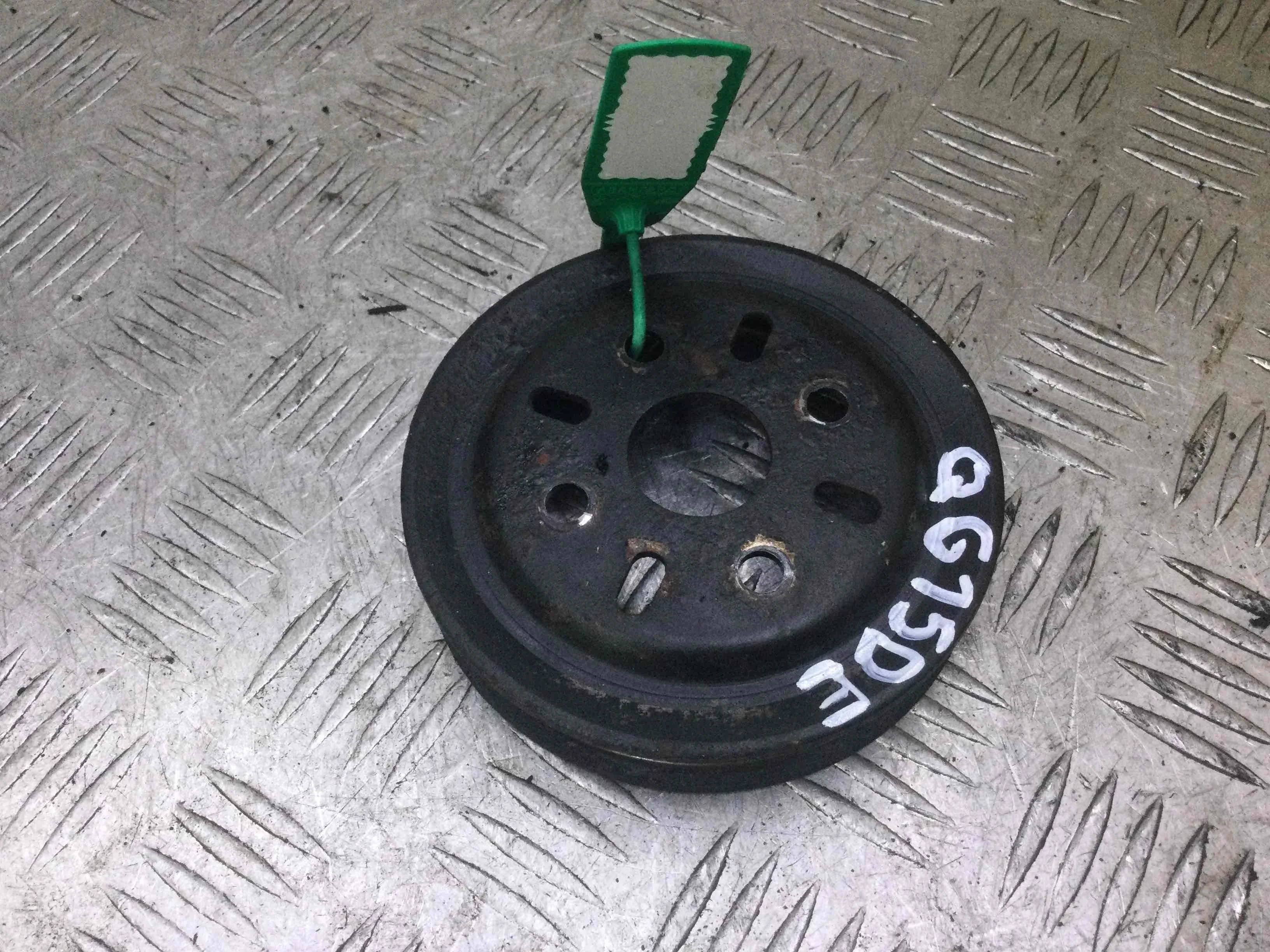 Шкив помпы Nissan Almera N16 (2000-2003) бензин 1.5 i Механика Х/б