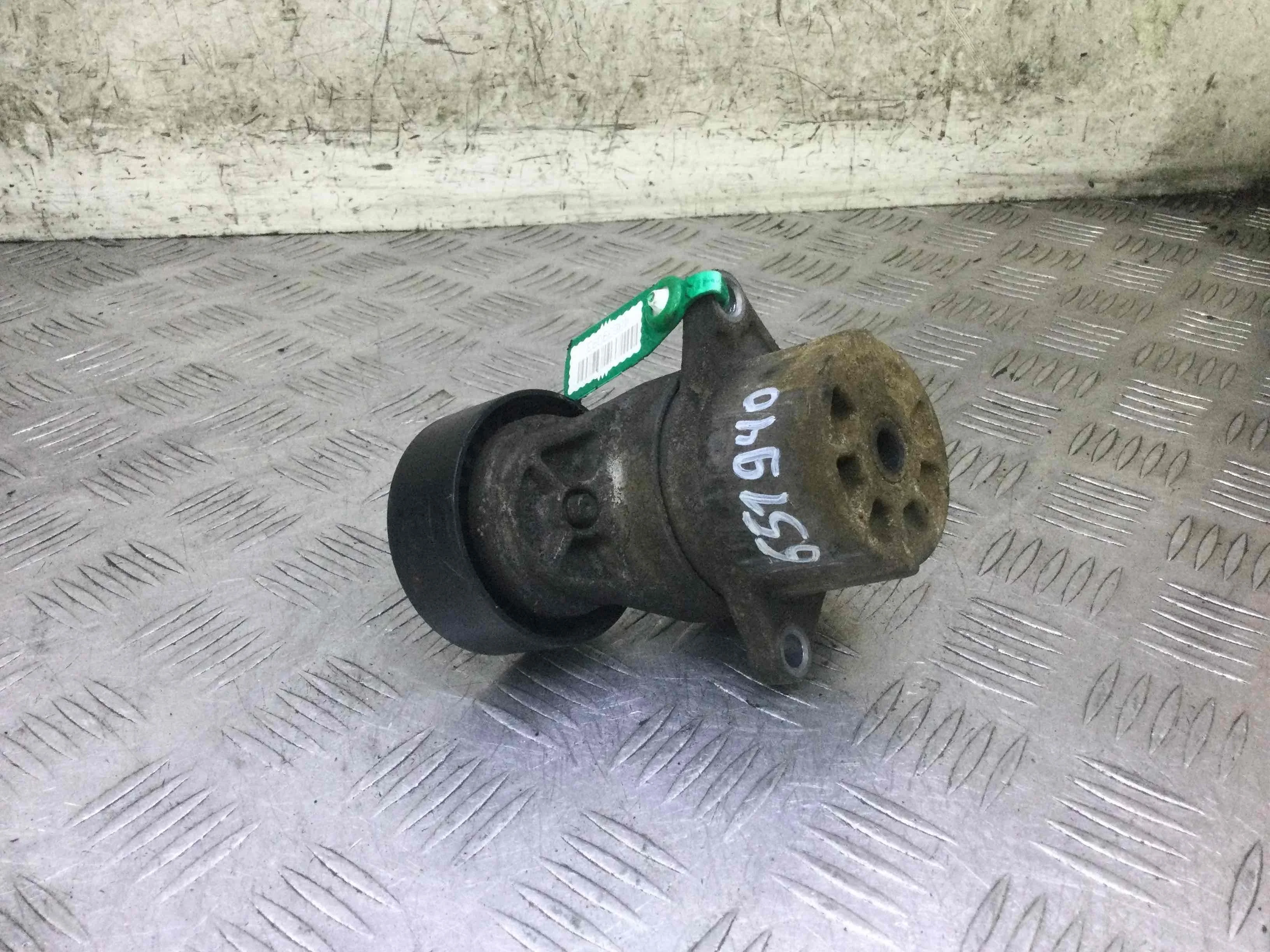 Натяжитель ремня генератора Mercedes Vito W639 [рестайлинг] (2010-2014) дизель 2.2  Механика Микроавтобус