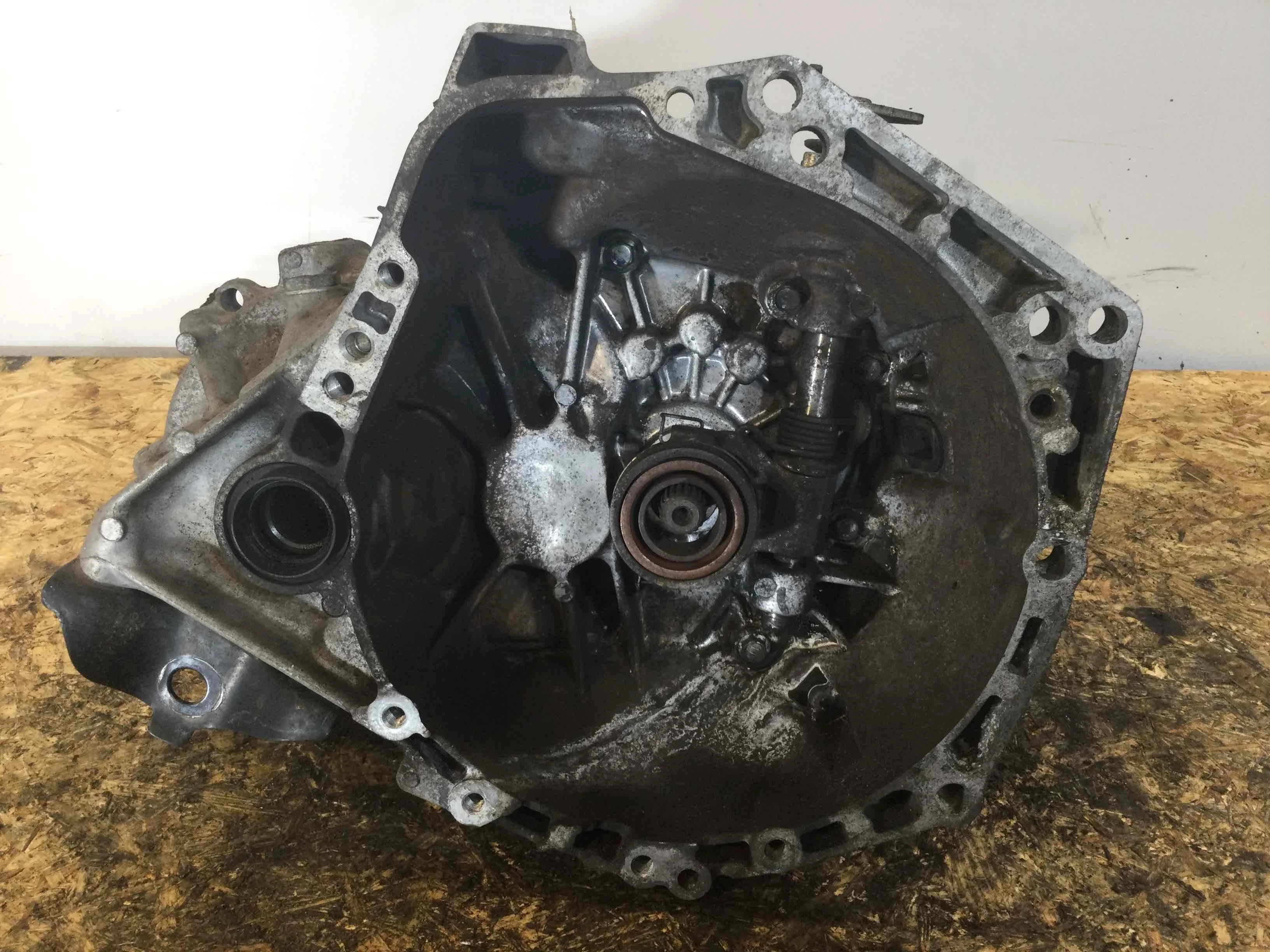 КПП механическая (МКПП) Toyota Aygo 1 поколение [рестайлинг] (2008-2012) бензин 1.0  Механика Х/б