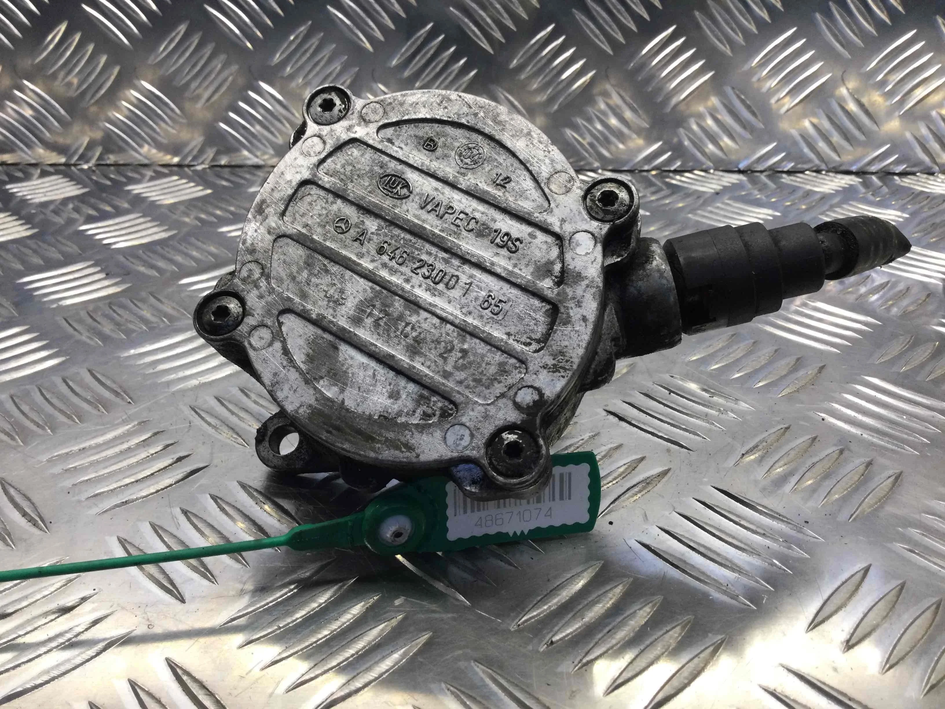 Насос вакуумный Mercedes C-klasse W203/S203/CL203 (2000-2004) дизель 2.2 CDI Автомат Седан