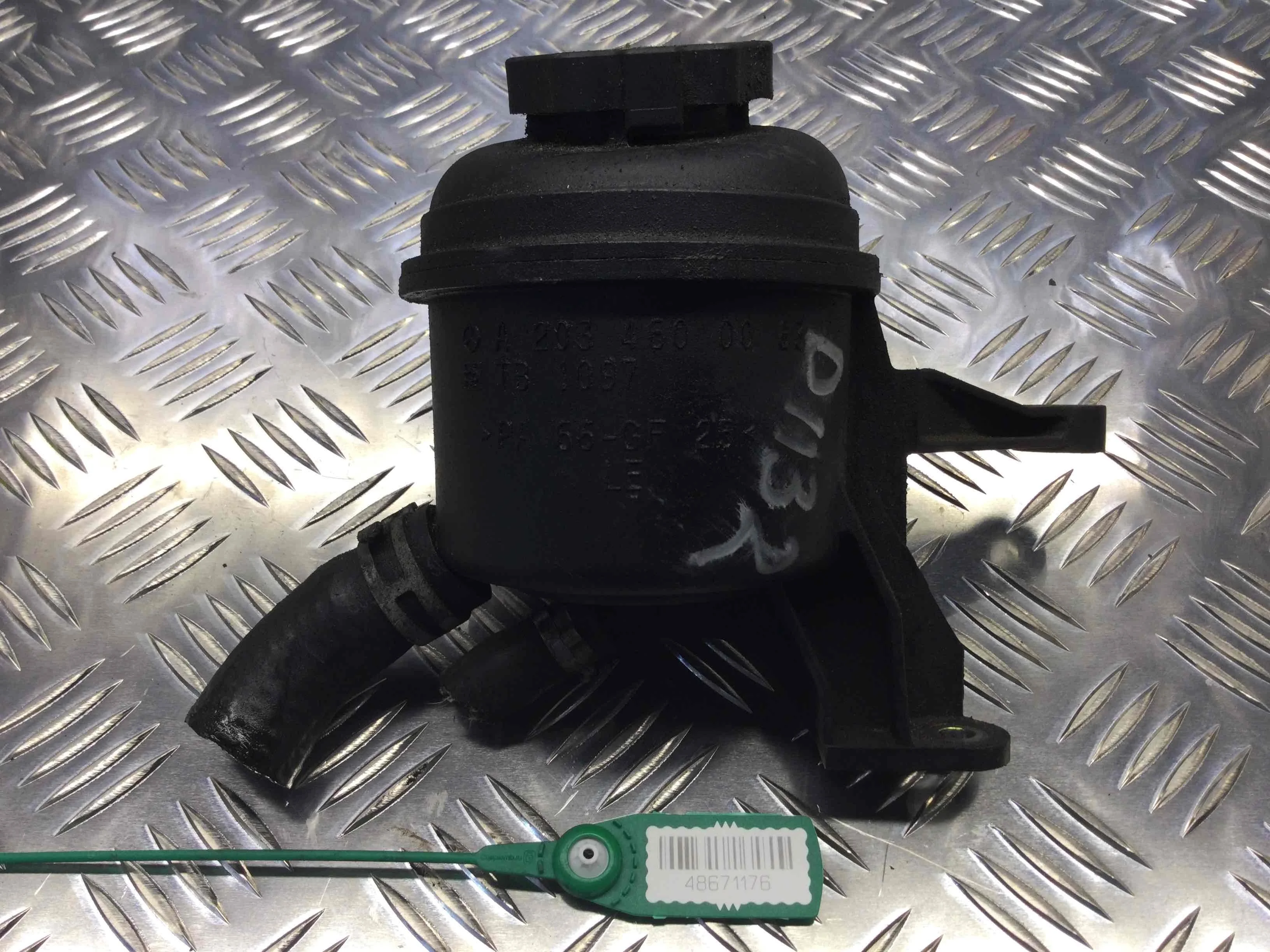 Бачок гидроусилителя Mercedes C-klasse W203/S203/CL203 [рестайлинг] (2004-2007) дизель 2.2 CDI Автомат Седан