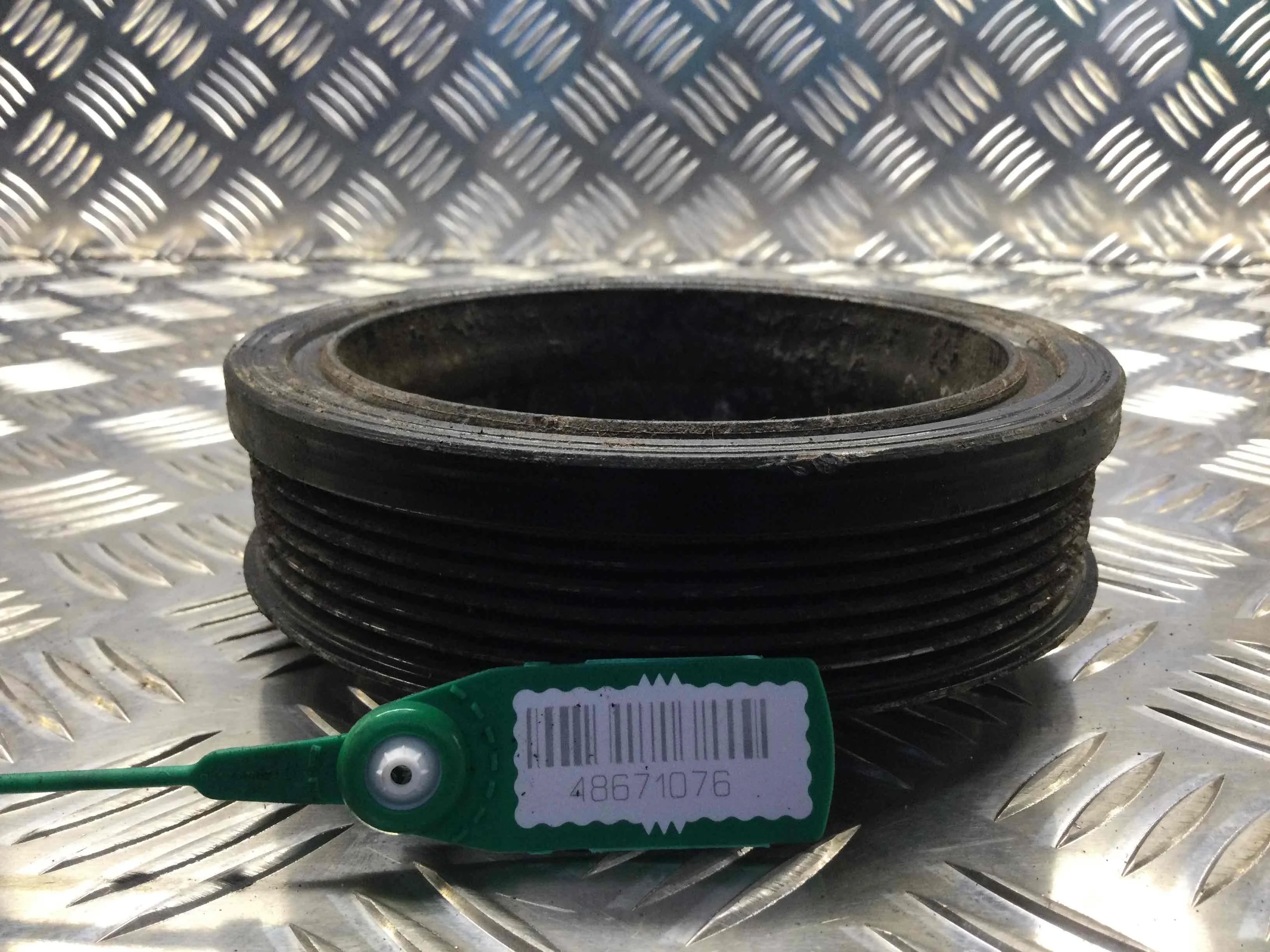 Шкив коленвала Volkswagen Caddy 3 поколение (2004-2010) дизель 1.6 TDI Механика