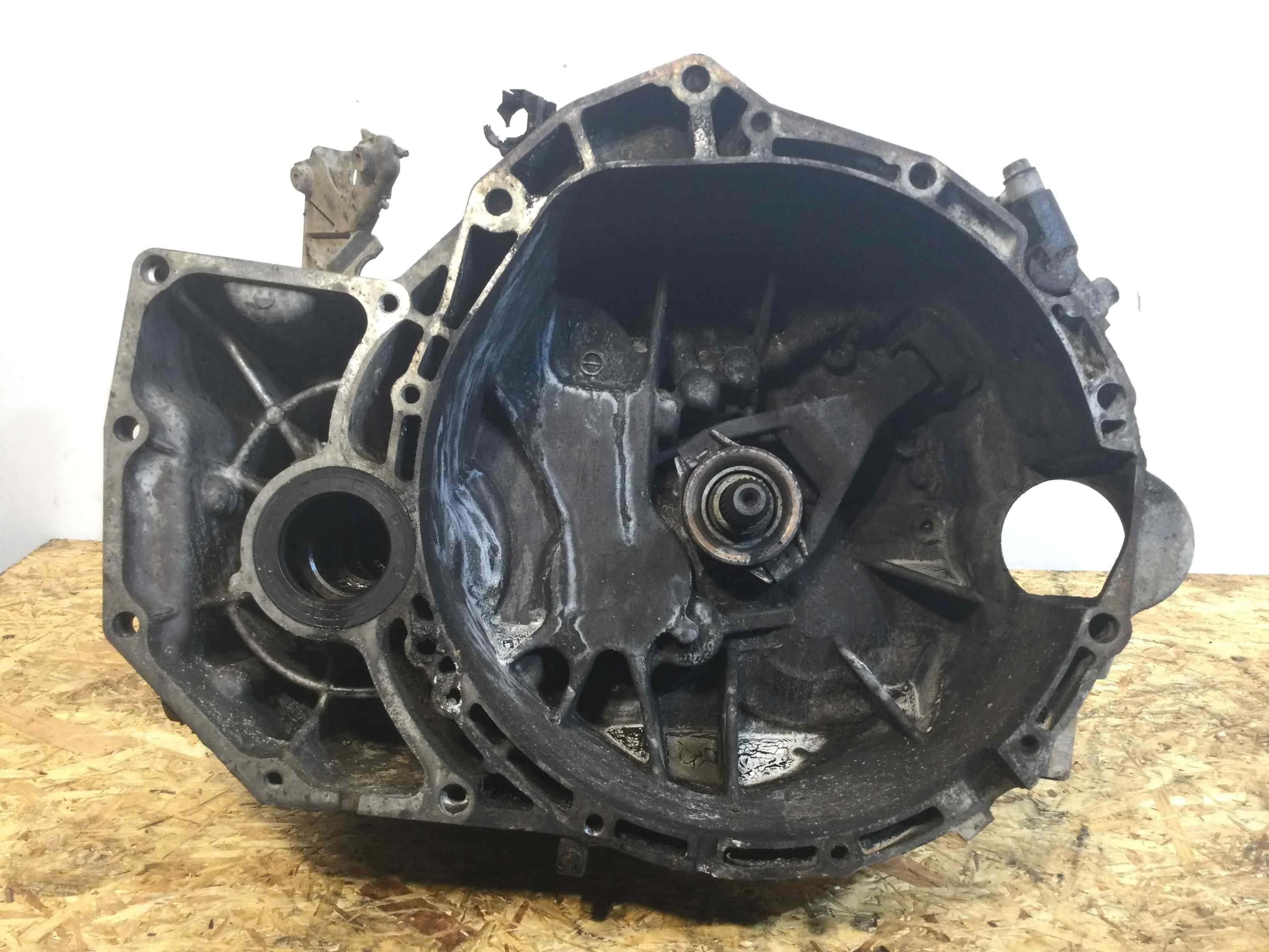 КПП механическая (МКПП) Nissan X-Trail T30 (2001-2004) дизель 2.2 DTI Механика