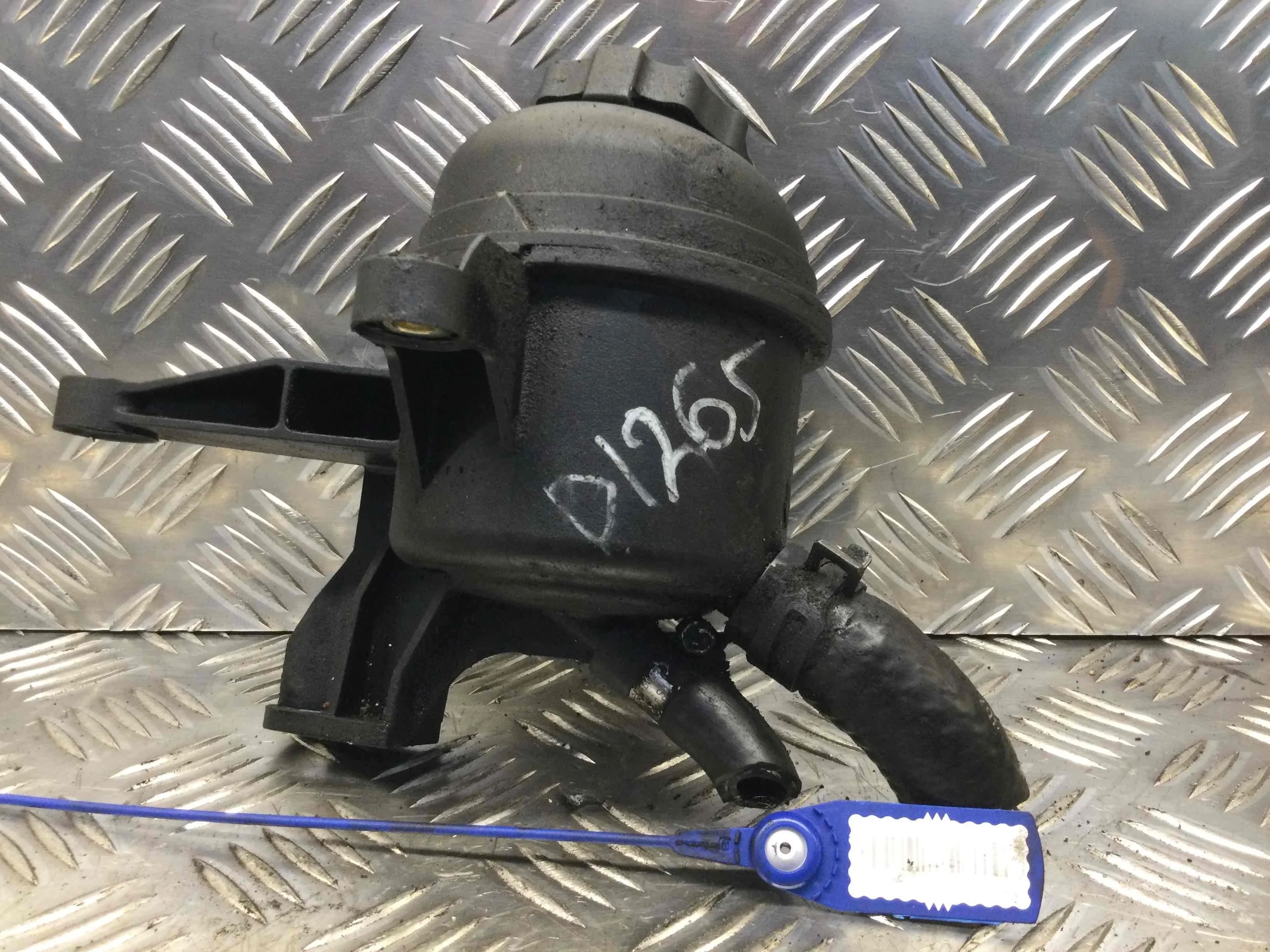 Бачок гидроусилителя Mercedes C-klasse W203/S203/CL203 (2000-2004) дизель 2.2 CDI Автомат Седан