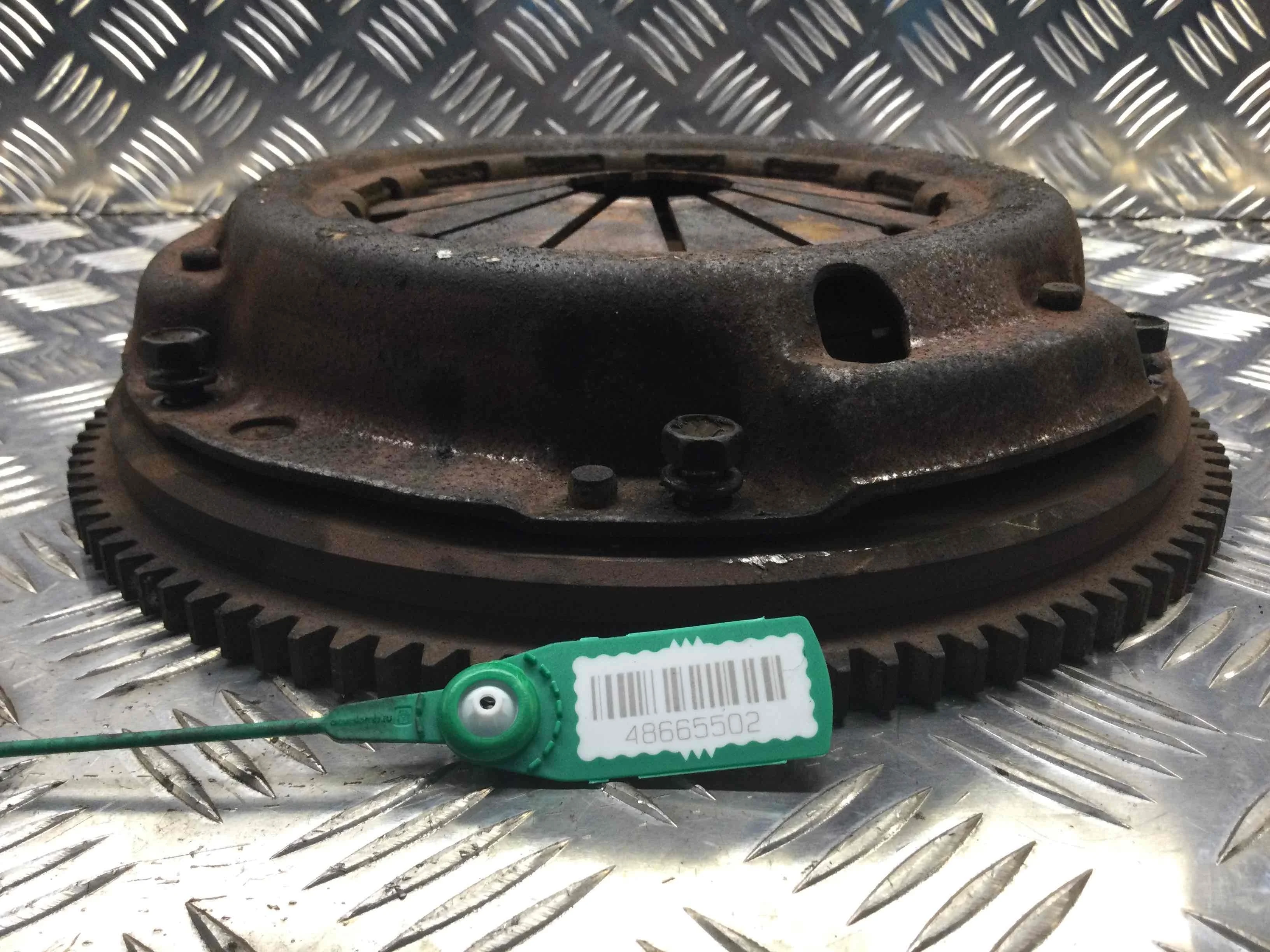 Маховик Suzuki Swift 3 поколение (2004-2011) бензин 1.3 i Механика Х/б