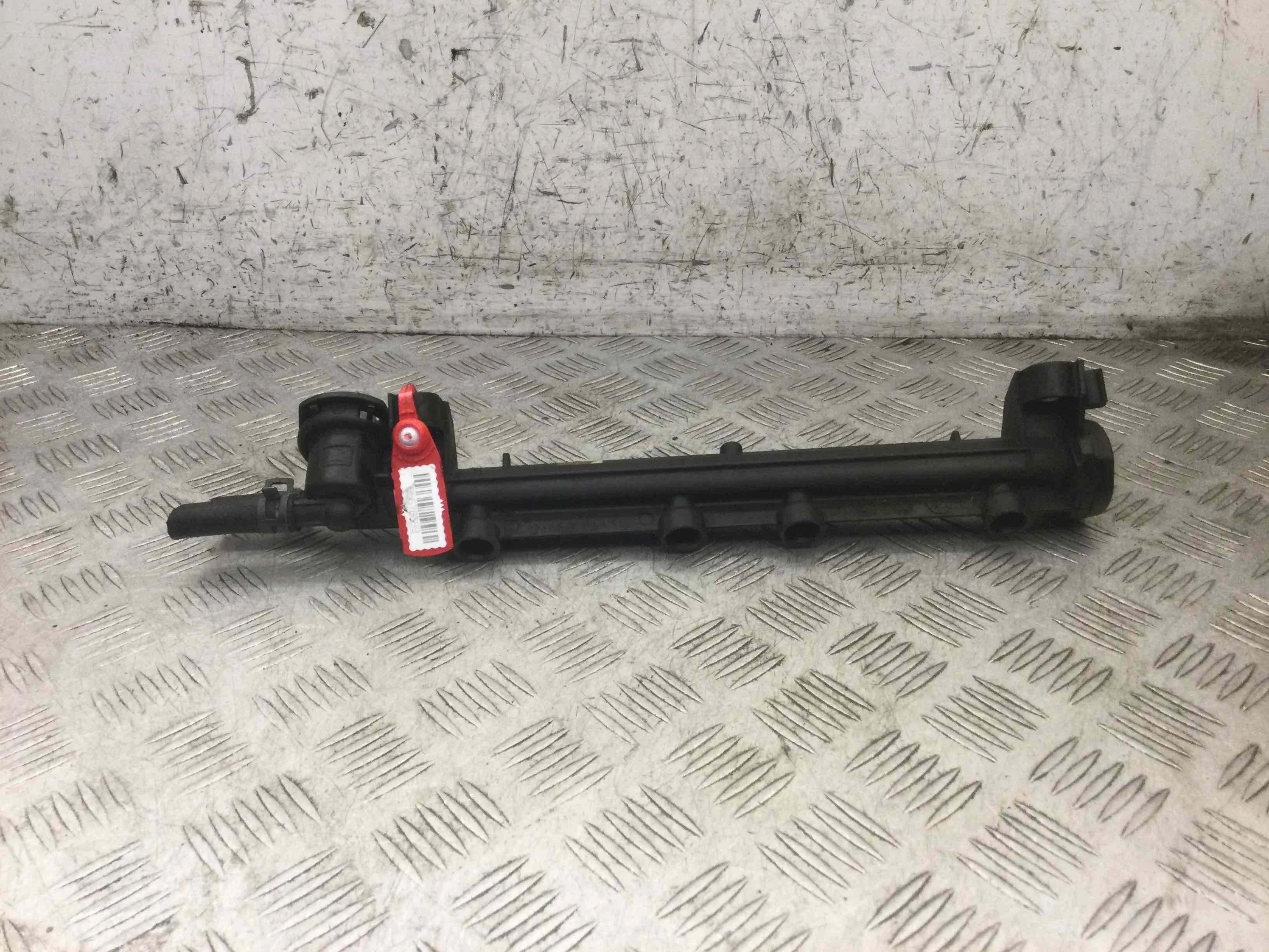 Топливная рампа Volkswagen Golf 4 поколение (1997-2004) бензин 1.6  Механика Х/б