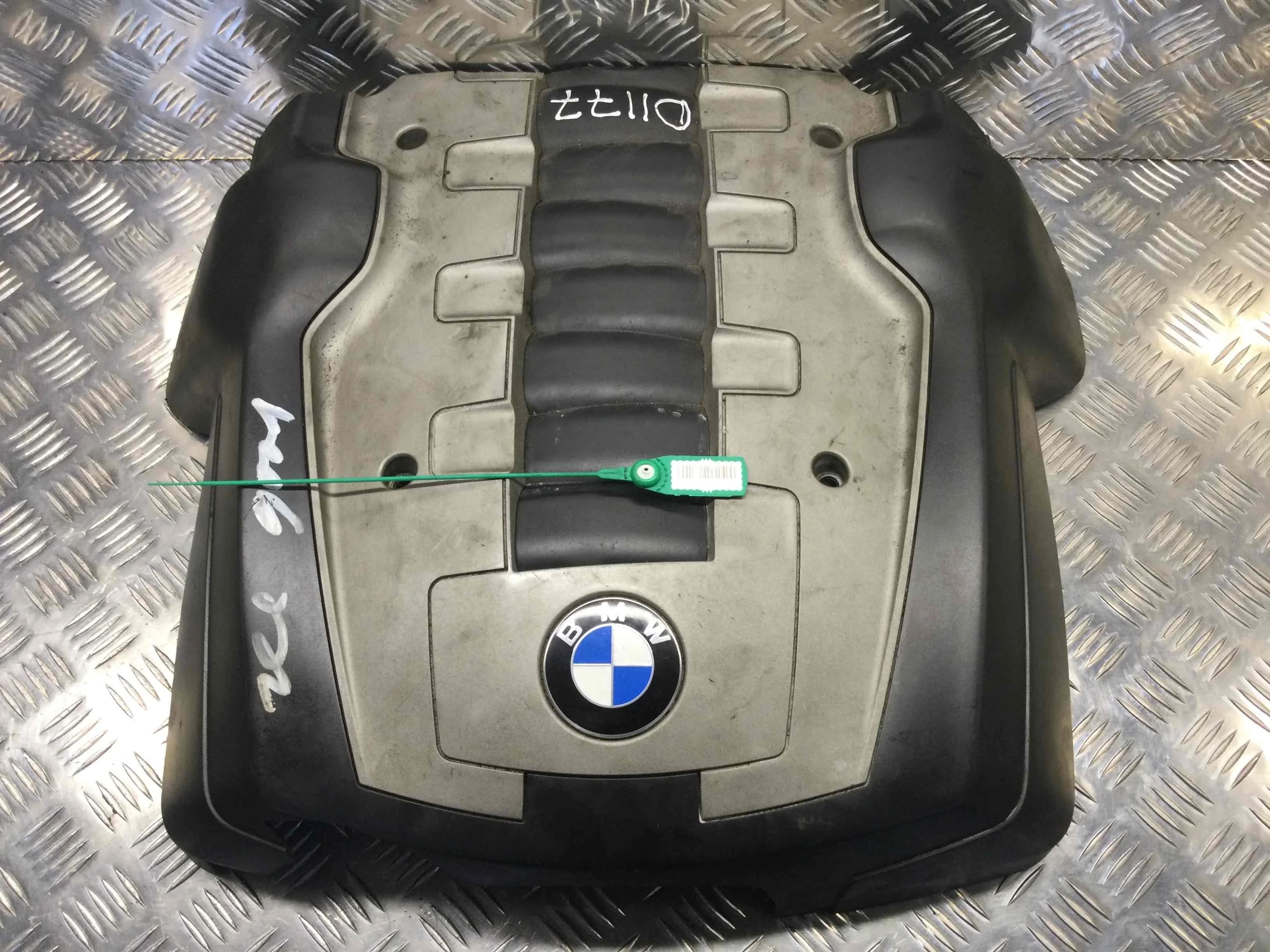 Декоративная крышка двигателя BMW 5-Series 5-Series E60 2003 - 2009 бензин 4.8 i Автомат Седан