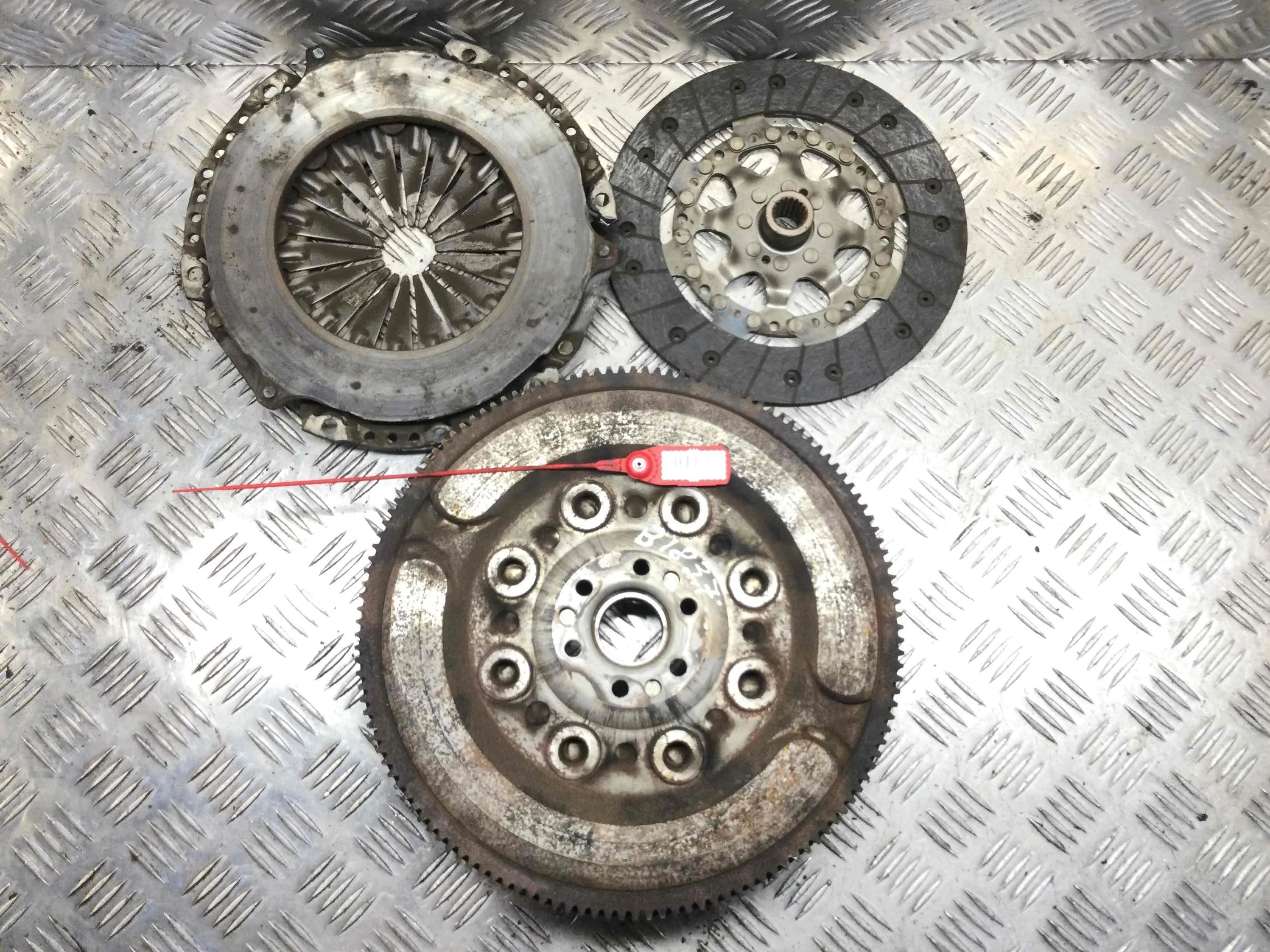 Маховик Peugeot 307 1 поколение (2001-2005) дизель 1.6 HDI Робот Х/б