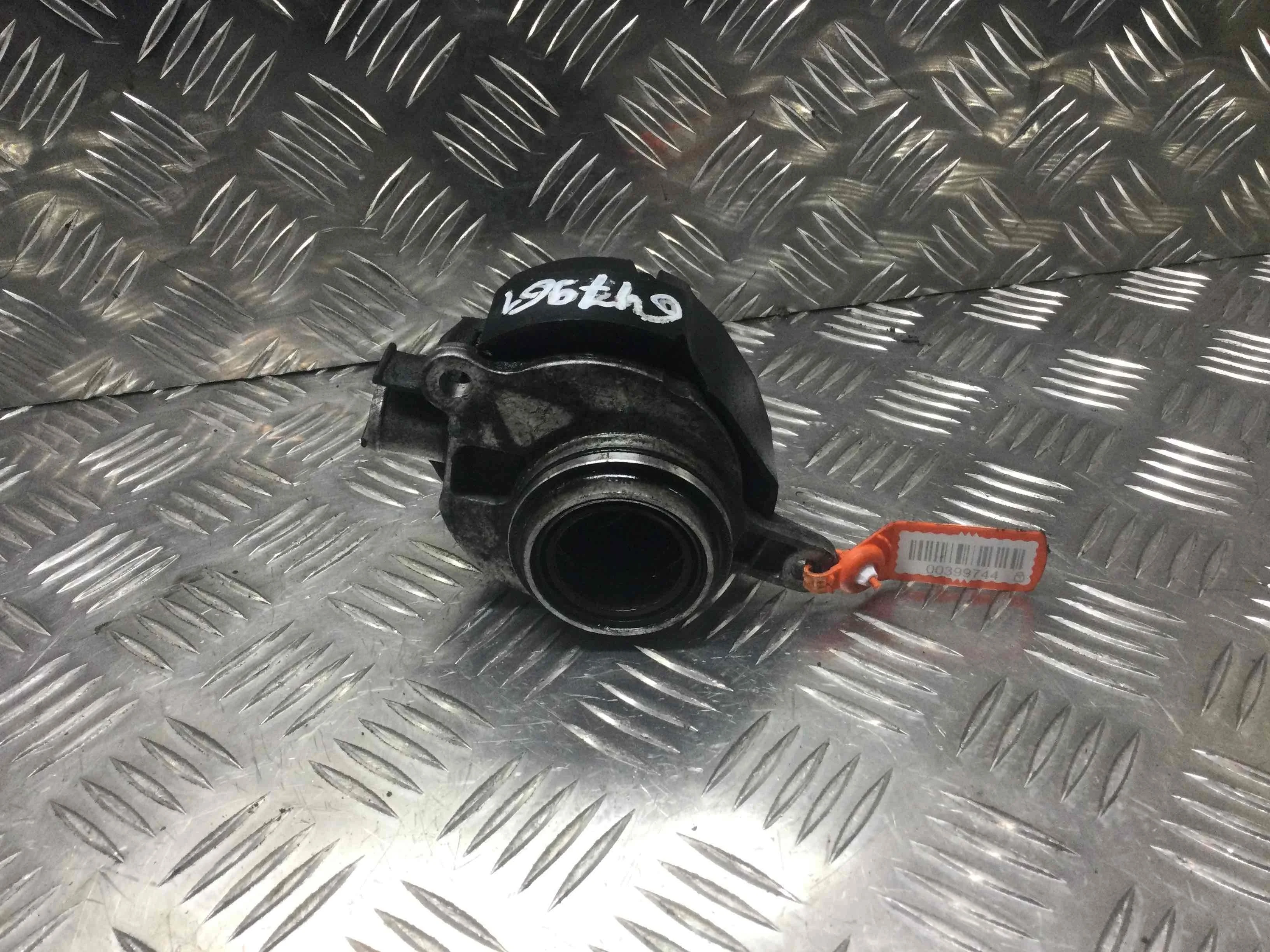 Насос вакуумный Mercedes E-klasse E-klasse (W211) 2002 - 2009 дизель 2.7 CDI Механика Седан