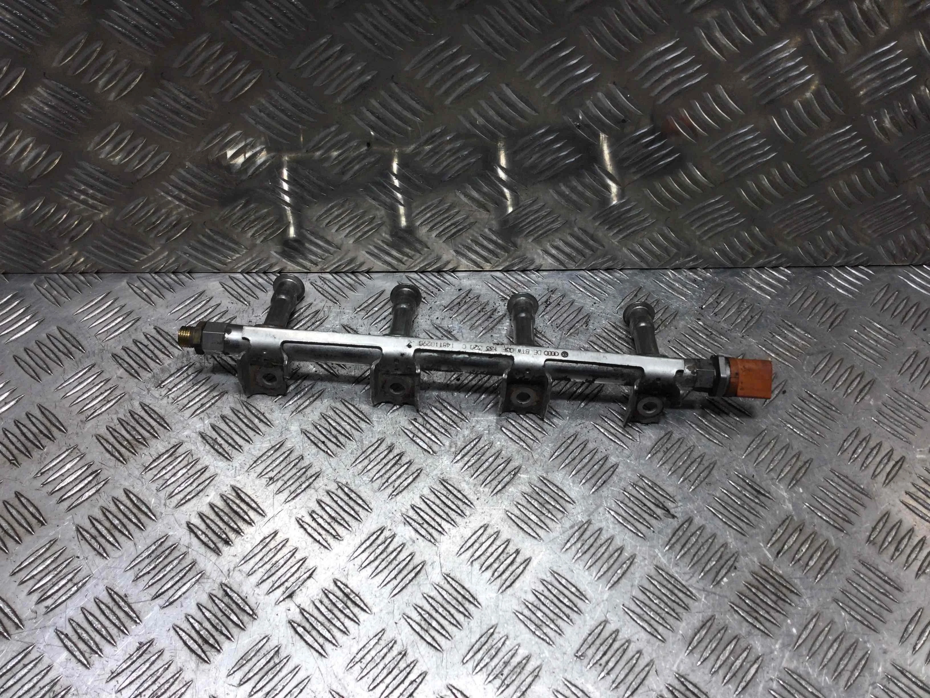 Топливная рампа Volkswagen Golf 6 поколение (2008-2015) бензин 1.2 TSI Механика Х/б