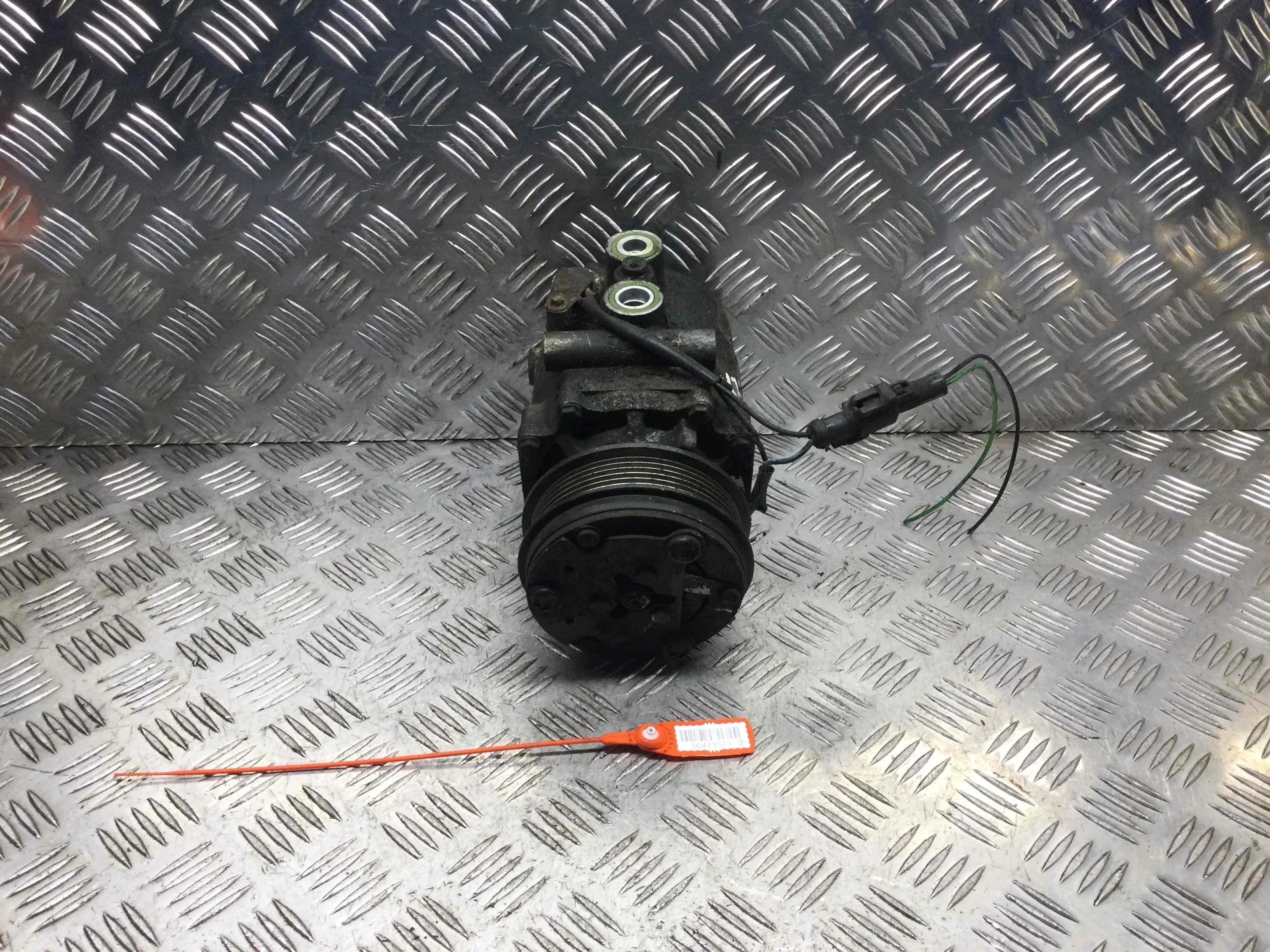 Компрессор кондиционера Ford Cougar 8 поколения 1998-2001 бензин 2.5 i Механика Купе