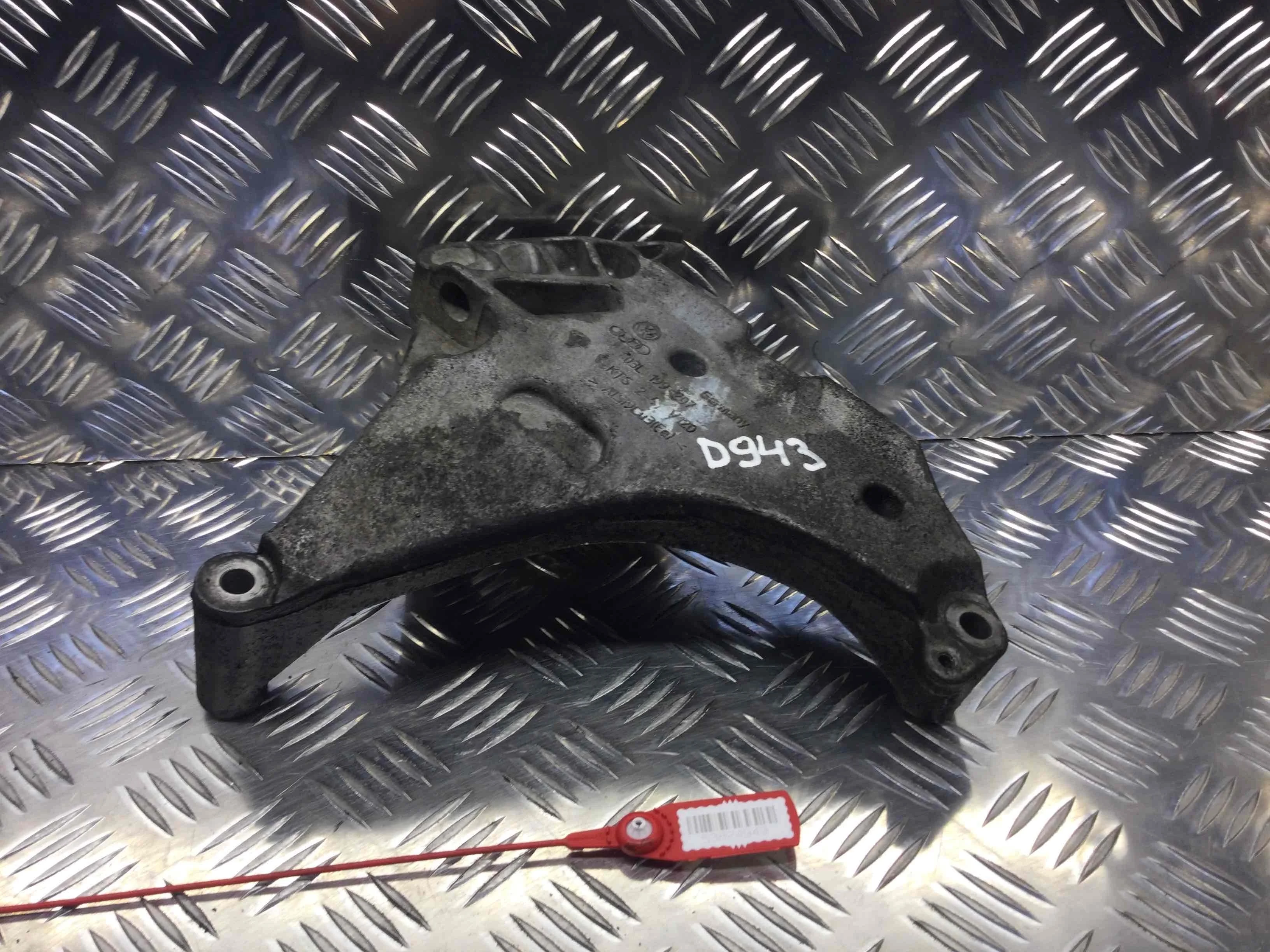 Кронштейн двигателя Volkswagen Golf 6 поколение (2008-2015) дизель 2.0  Механика Х/б