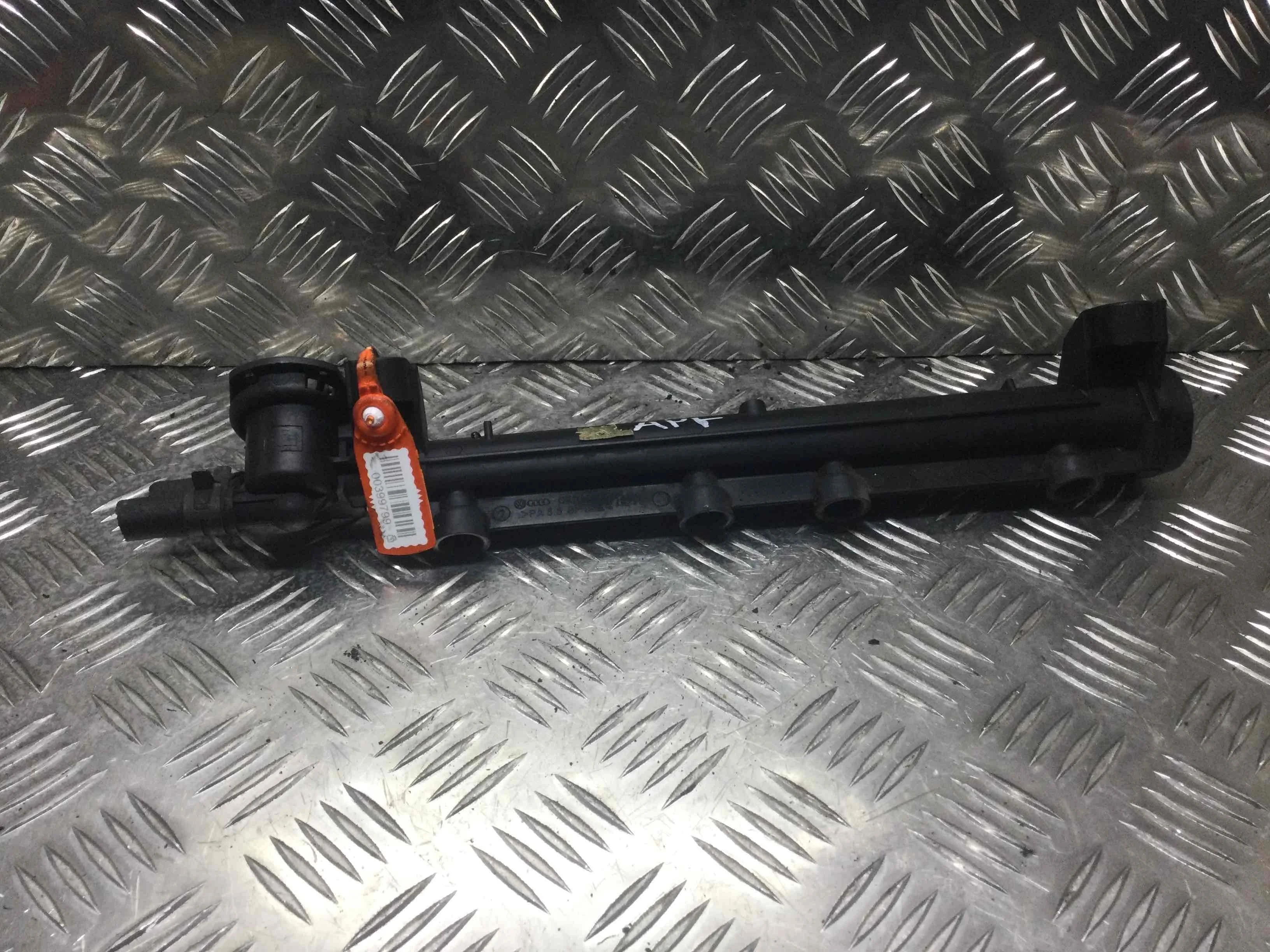 Топливная рампа Audi A3 8L [рестайлинг] (2000-2003) бензин 1.6 i Механика Х/б