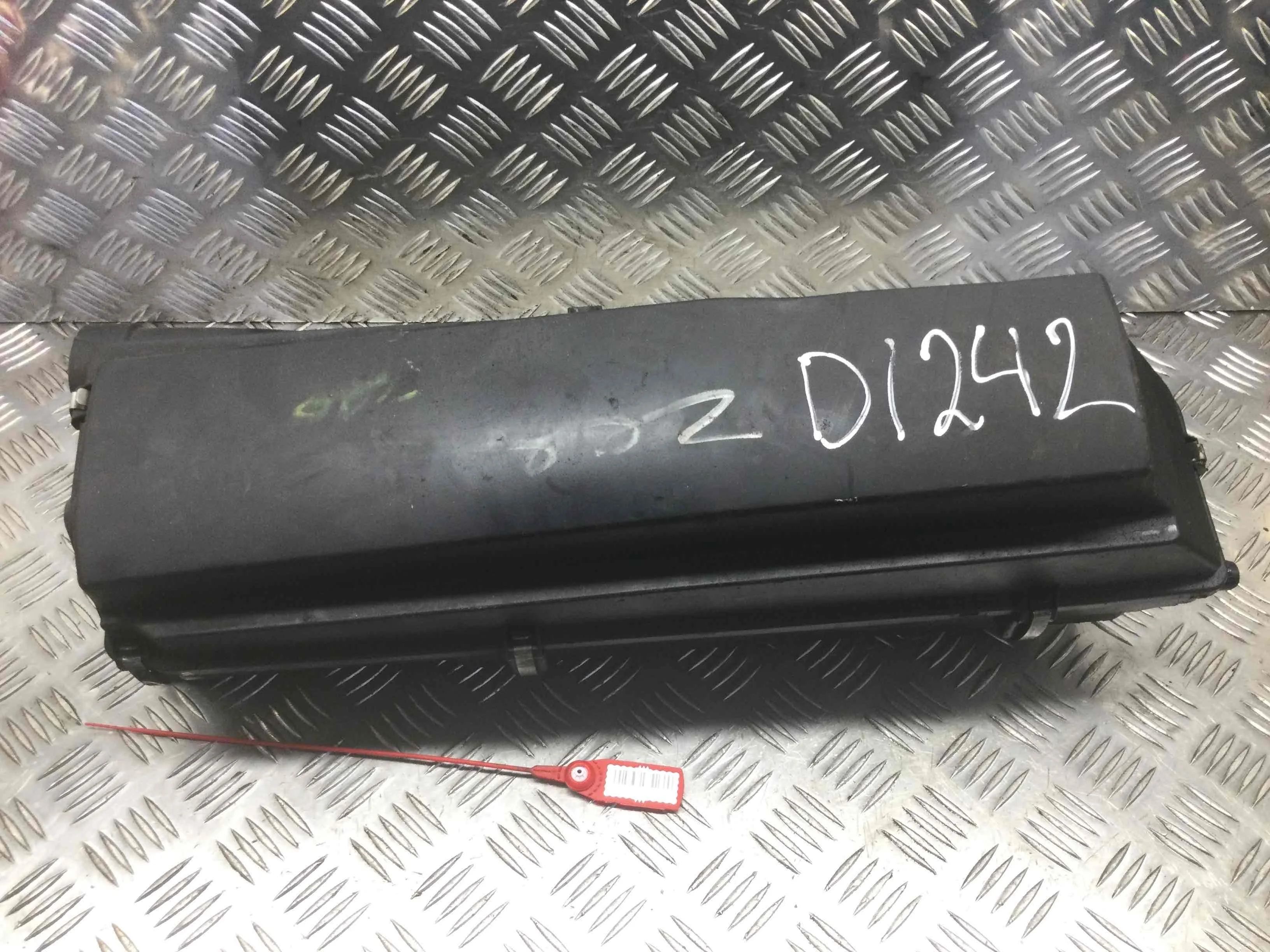 Корпус воздушного фильтра Mercedes C-klasse W203/S203/CL203 (2000-2004) дизель 2.2 CDI Автомат Седан