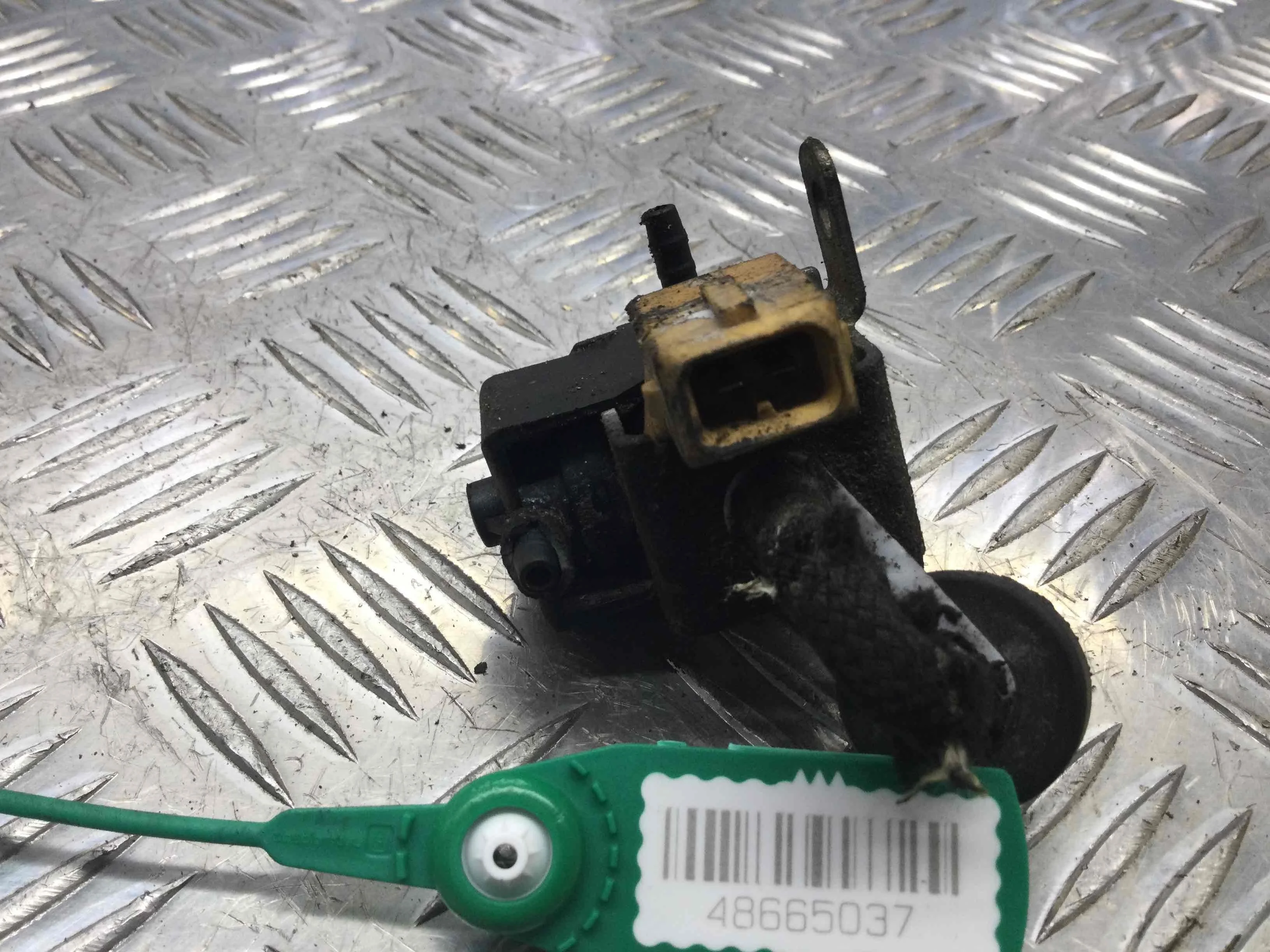 Клапан электромагнитный Volkswagen Golf 4 поколение (1997-2004) бензин 1.4  Механика Х/б