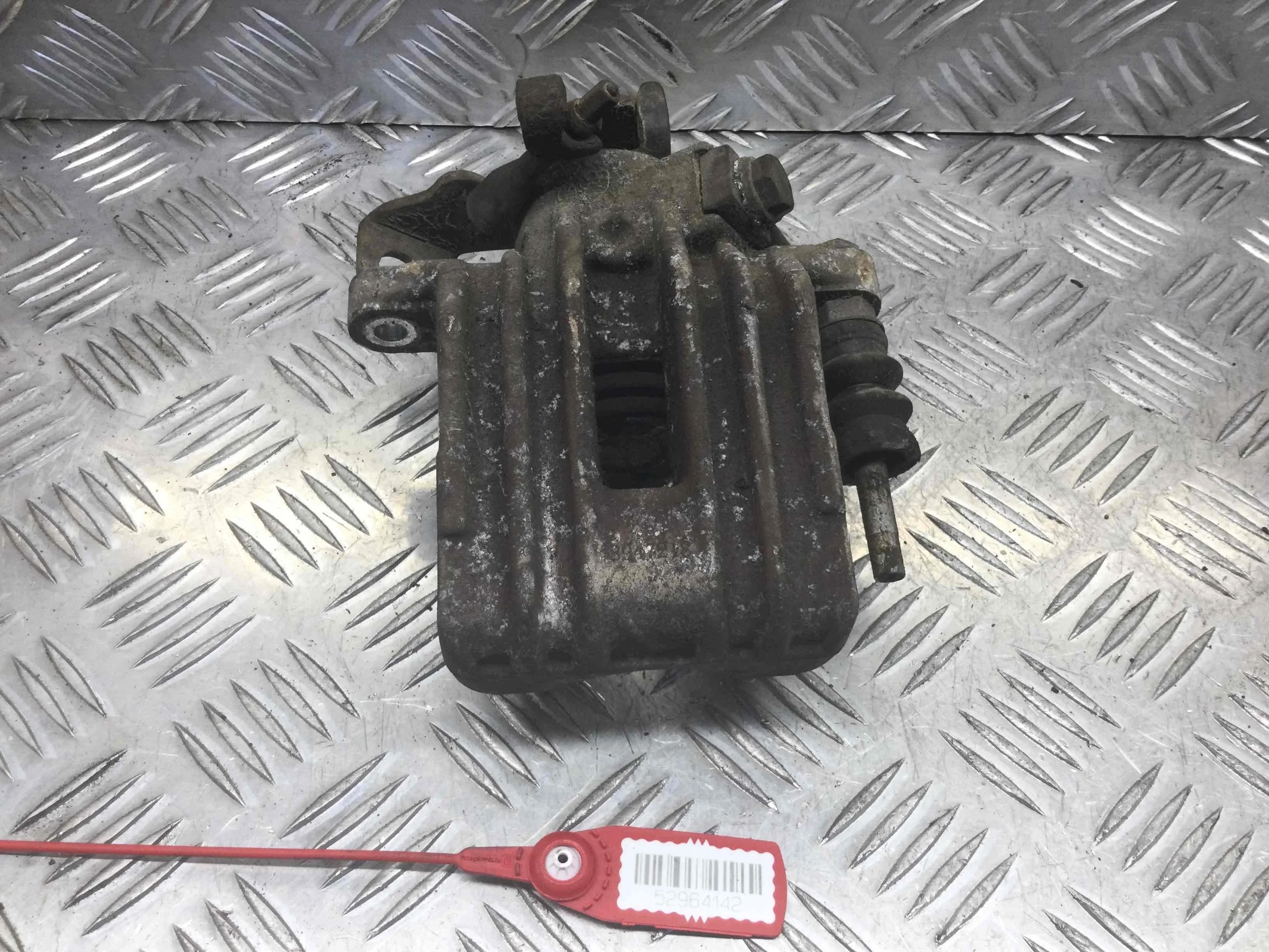 Суппорт задний правый Audi A3 8L (1996-2000) бензин 1.6 i Механика Х/б