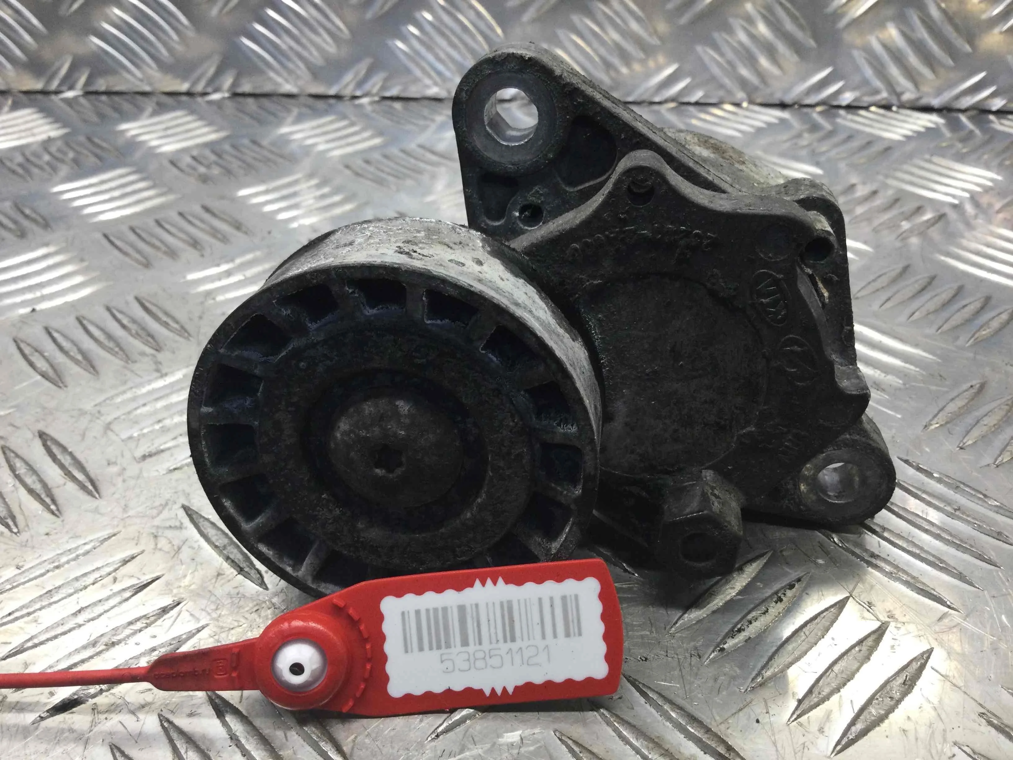 Натяжитель ремня генератора Kia Ceed 1 поколение 2006 - 2010 дизель 1.6 CRDi Механика