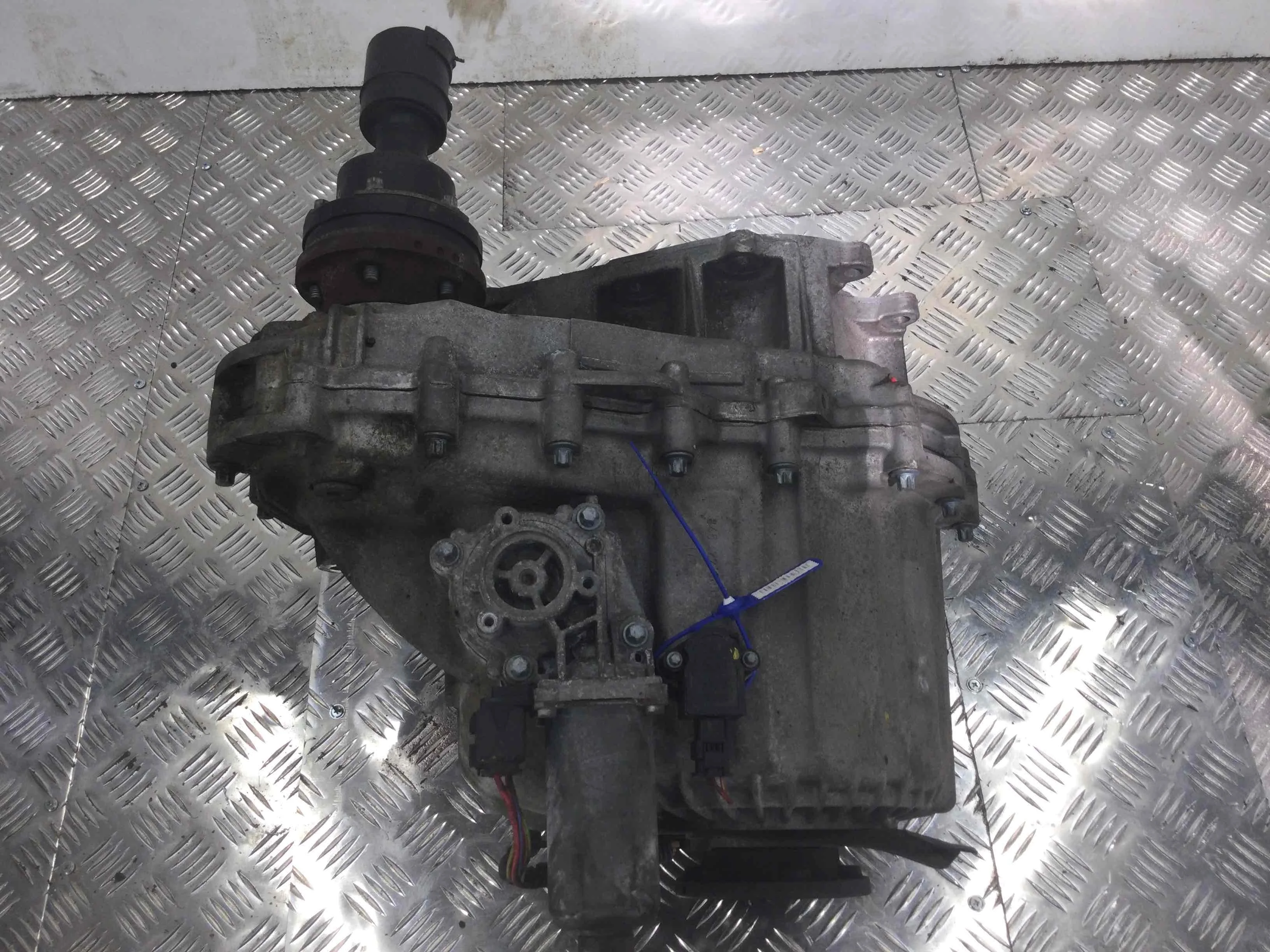 Раздаточная коробка Land Rover Range Rover 3 поколение [рестайлинг] (2005-2009) дизель 3.6 D Автомат