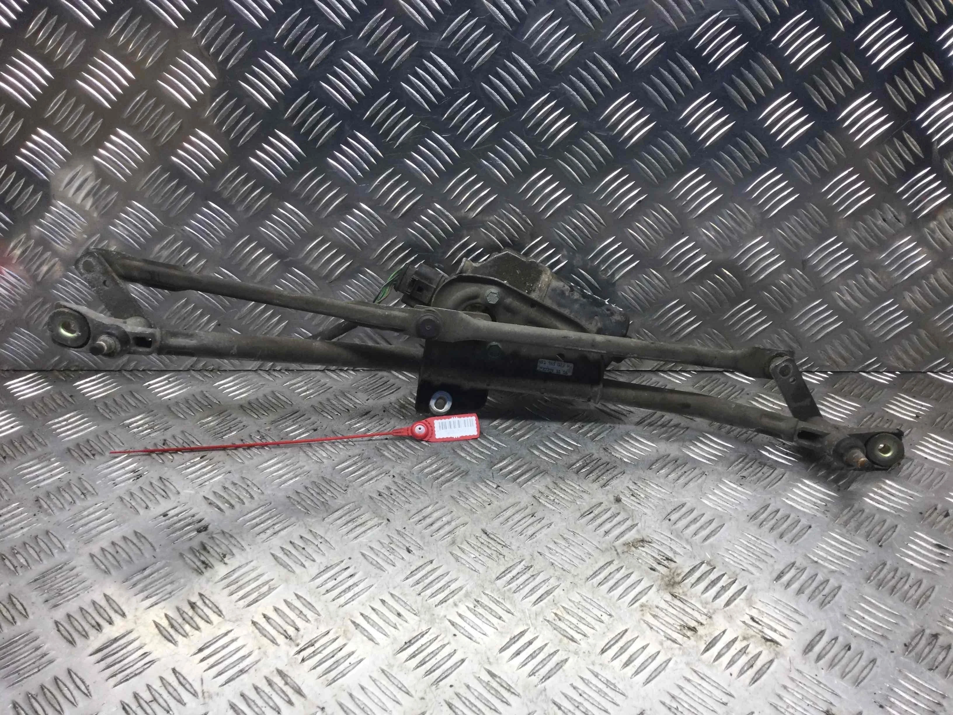 Механизм стеклоочистителя (трапеция дворников) Audi A6 C5/4B (1997-2004) дизель 2.5 TDI Вариатор Универсал