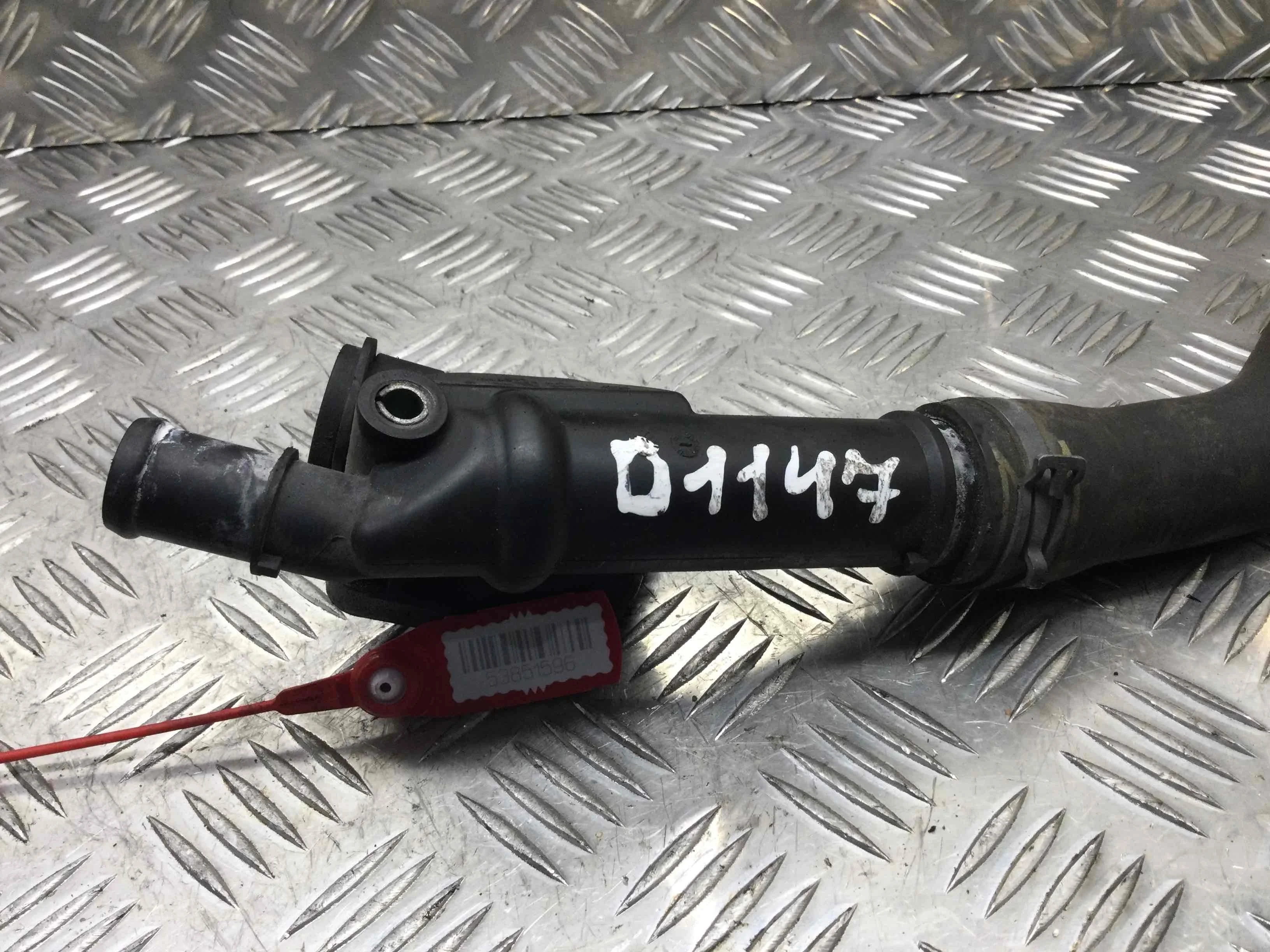 Фланец (тройник) системы охлаждения Volkswagen Caddy 3 поколение (2004-2010) дизель 1.9 TDI Механика Минивэн