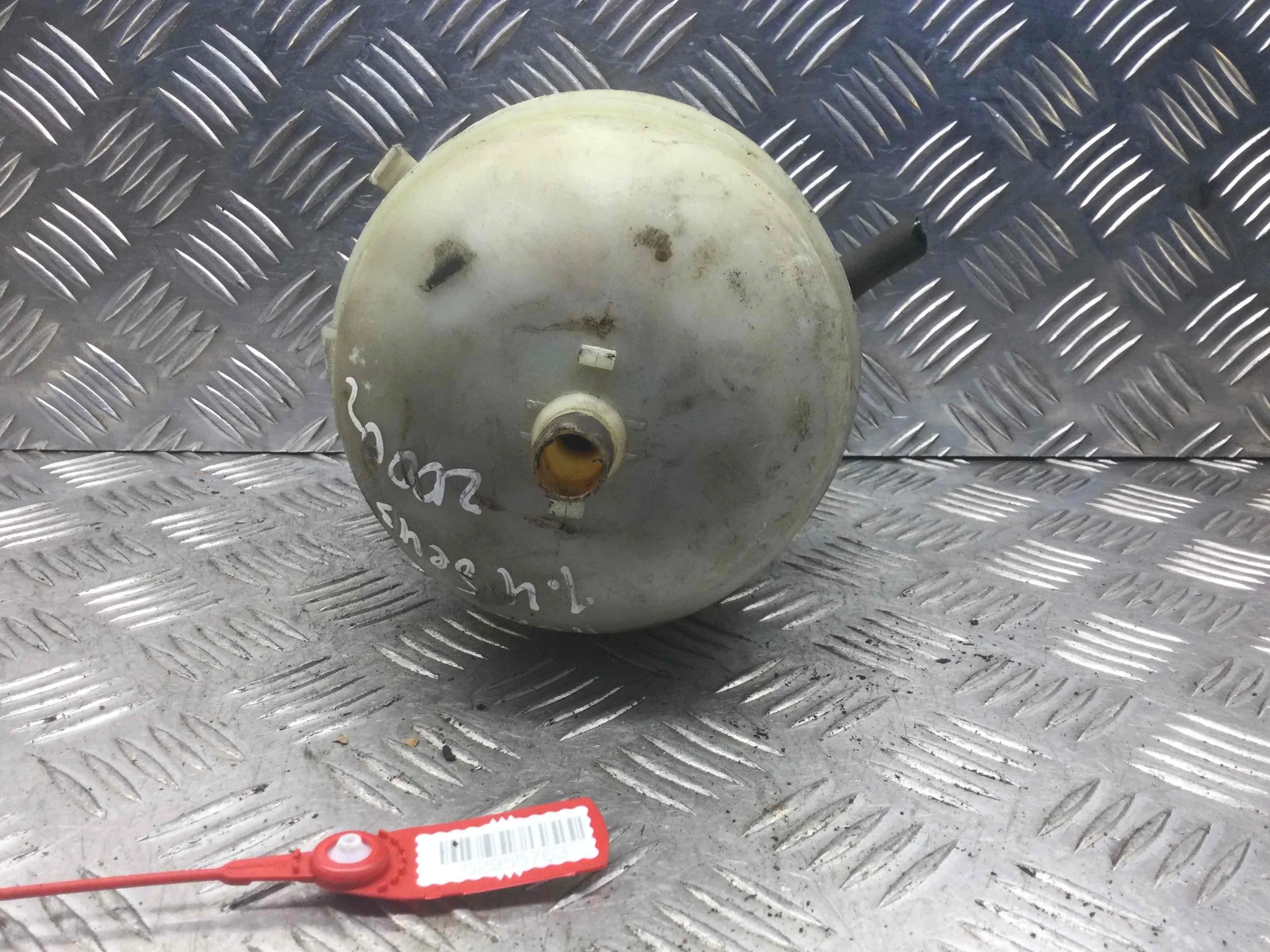 Бачок расширительный Peugeot 206 1 поколение (1998-2003) бензин 1.4 i Механика Х/б