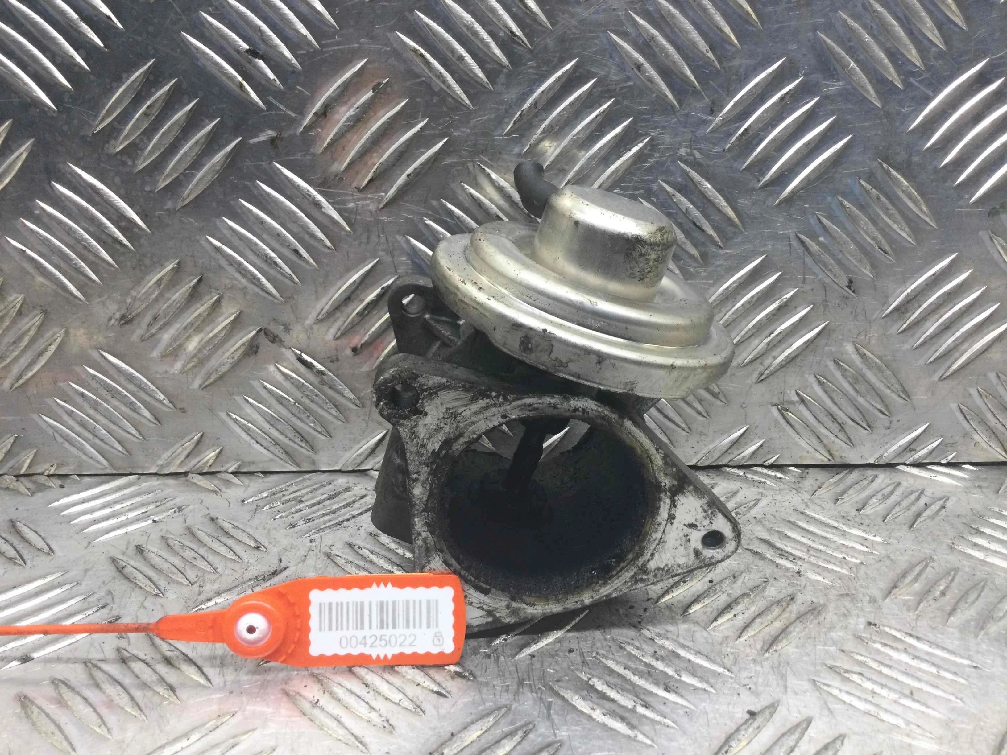 Клапан EGR Volkswagen Golf 5 поколение (2004-2009) дизель 2.0 TDI Механика Х/б