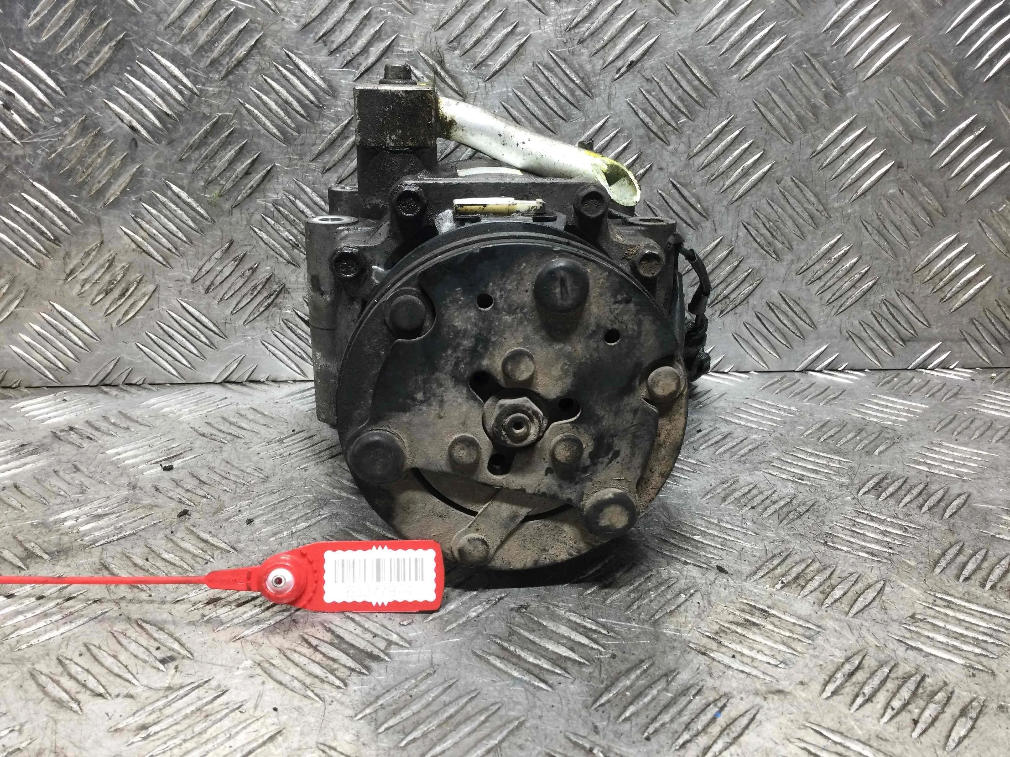 Компрессор кондиционера Ford Focus 1 поколение [рестайлинг] (2001-2005) бензин 1.8 i Механика Х/б