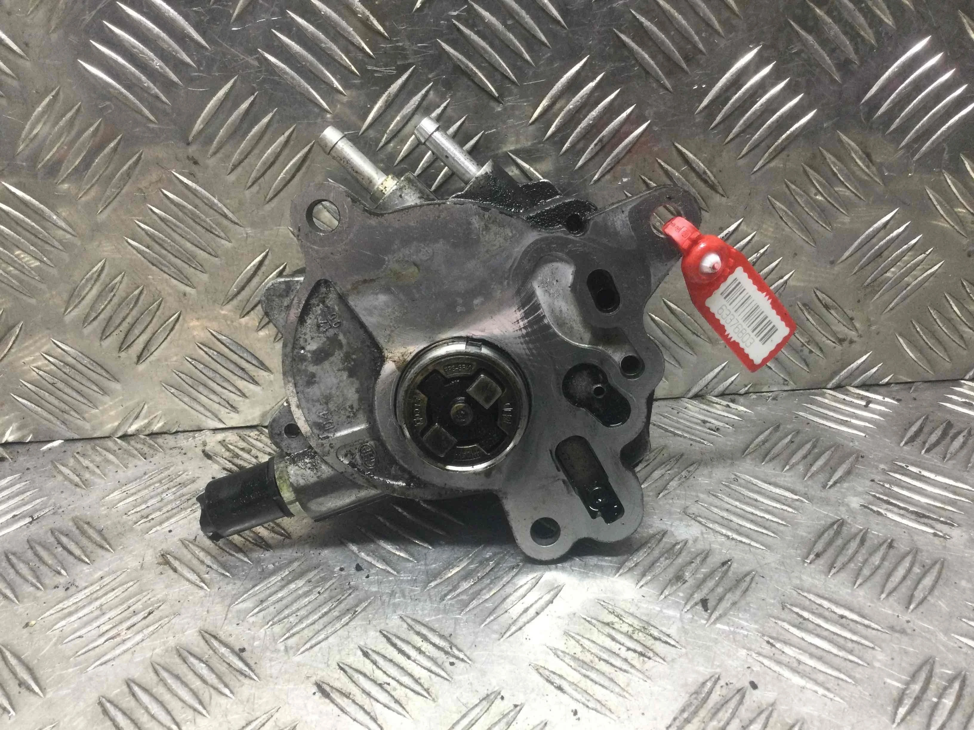Насос вакуумный Audi A3 8P/8PA [рестайлинг] (2004-2008) дизель 2.0 TDI Механика Х/б