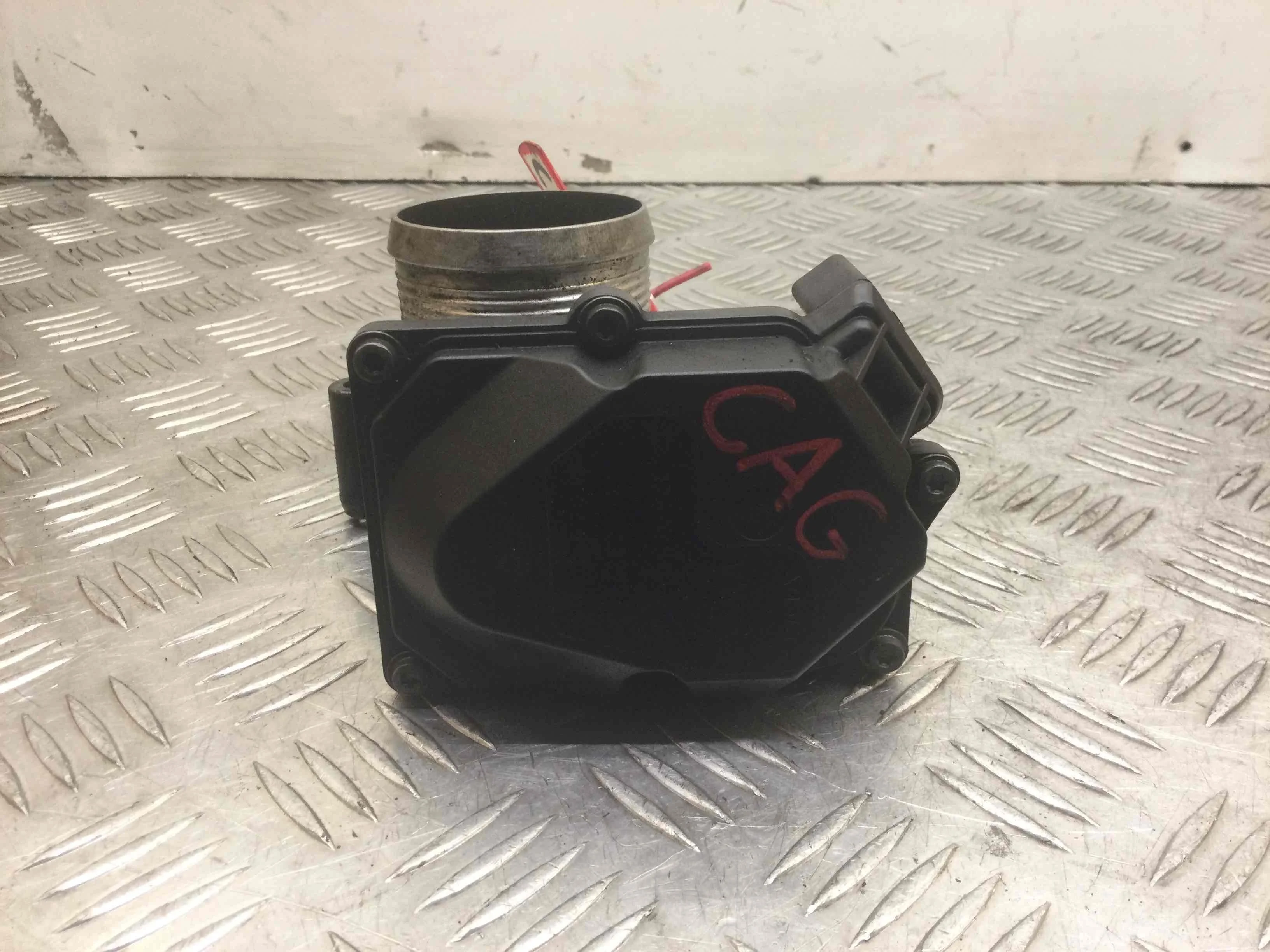 Заслонка дроссельная Audi A4 B8/8K (2007-2011) дизель 2.0 TDI Механика Седан