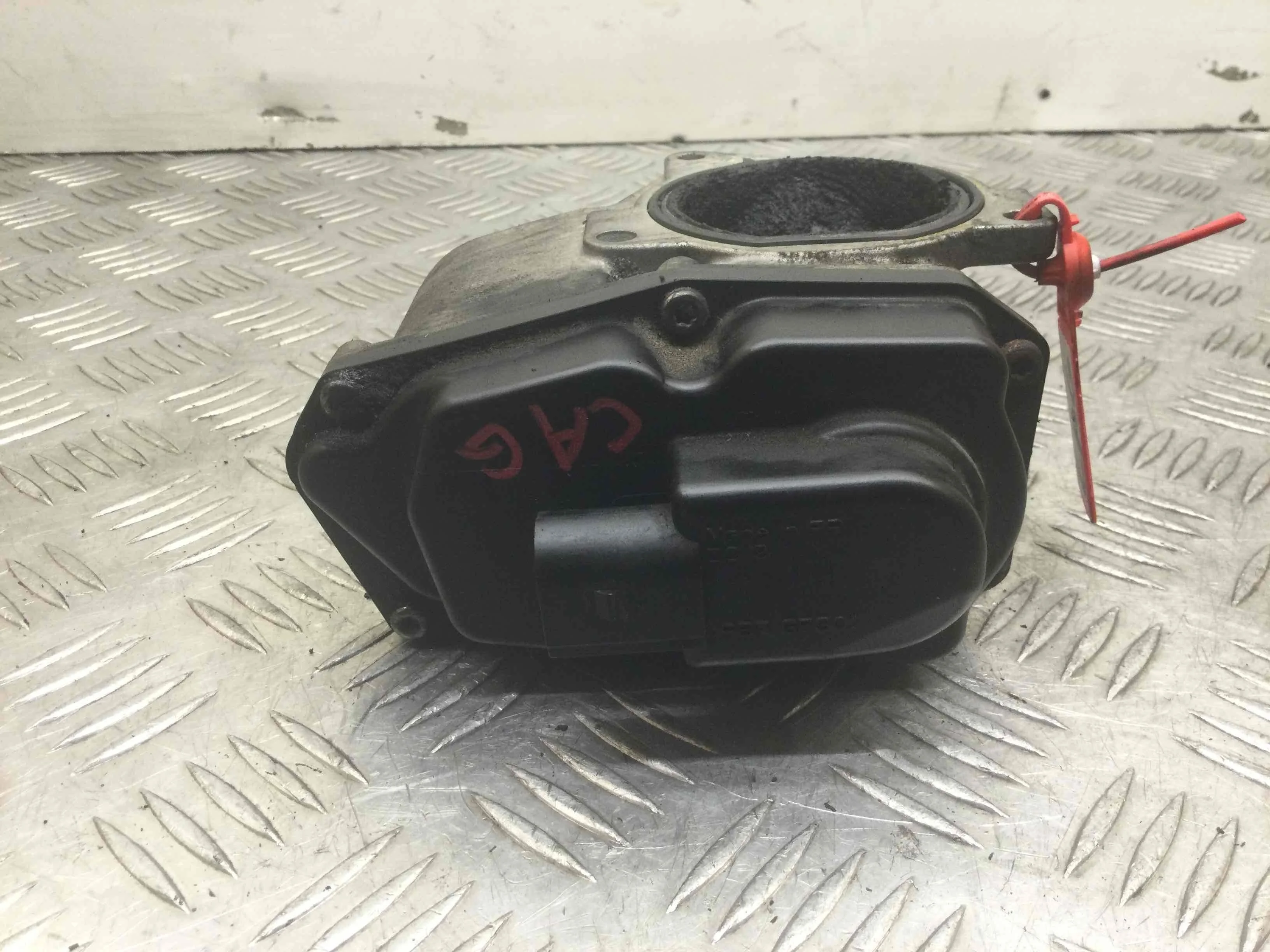 Клапан EGR Audi A4 B8/8K (2007-2011) дизель 2.0 TDI Механика Седан