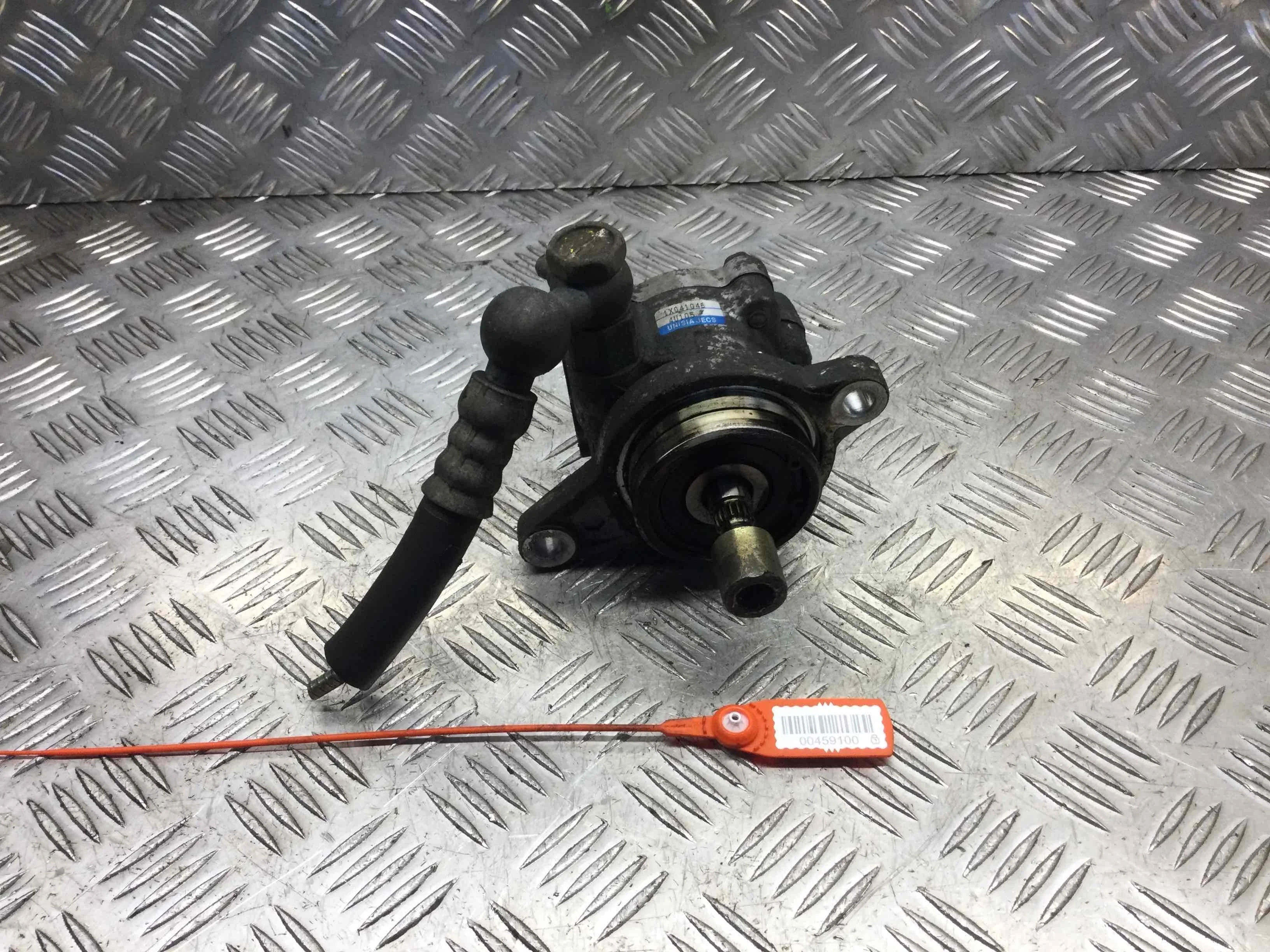 Насос гидроусилителя руля Nissan Almera N16 [рестайлинг] (2003-2006) дизель 2.2 DCI Механика Седан