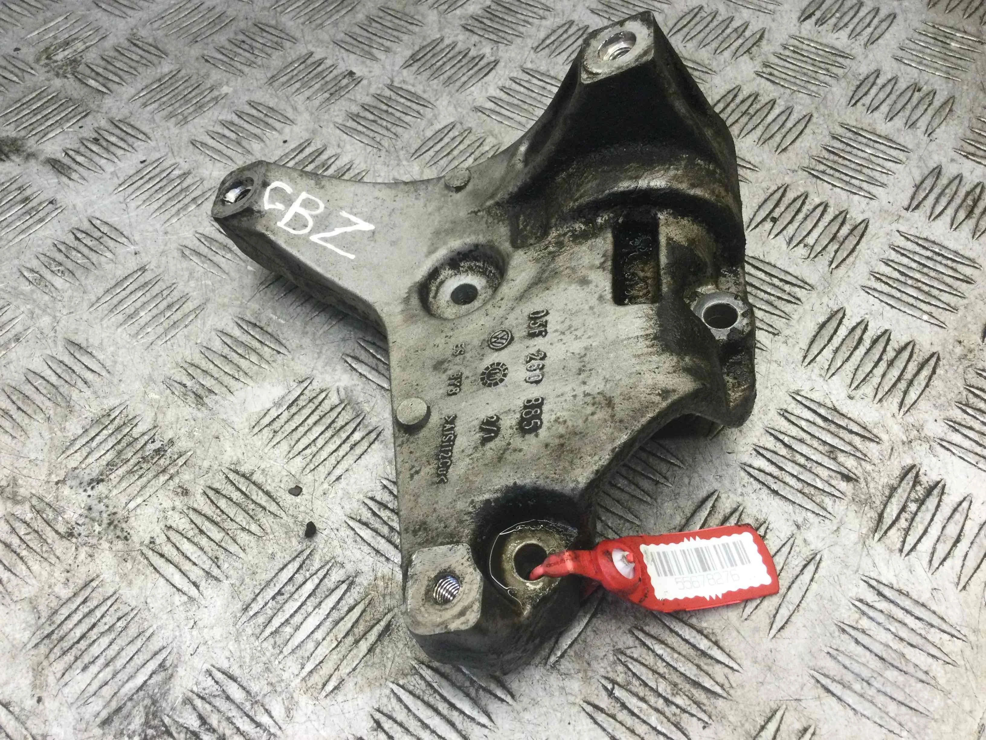 Кронштейн компрессора кондиционера Audi A3 8P/8PA [2-й рестайлинг] (2008-2013) бензин 1.2  Механика Х/б