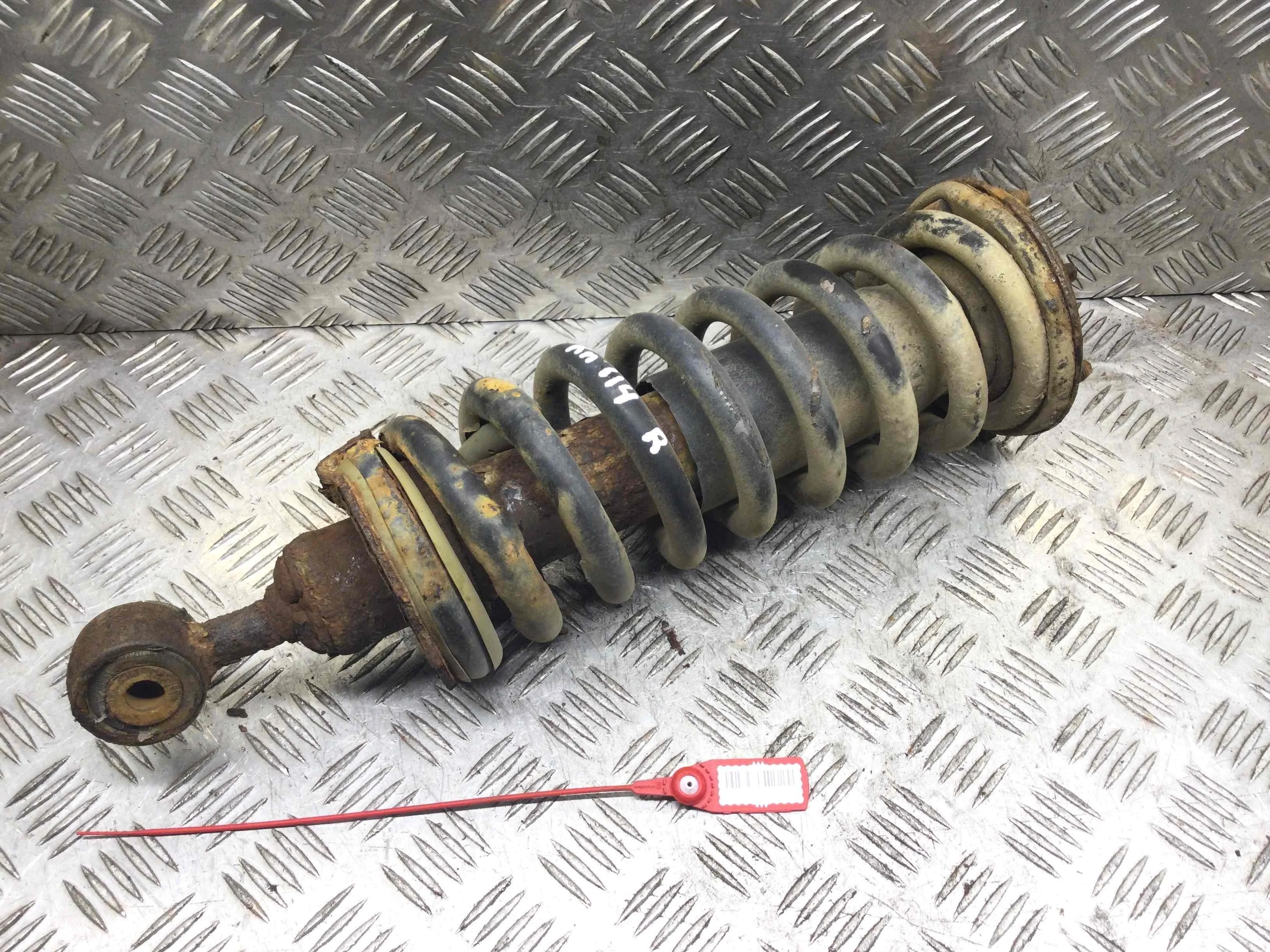 Стойка передняя правая Nissan Navara D40 (2005-2010) дизель 2.5 DCI Механика