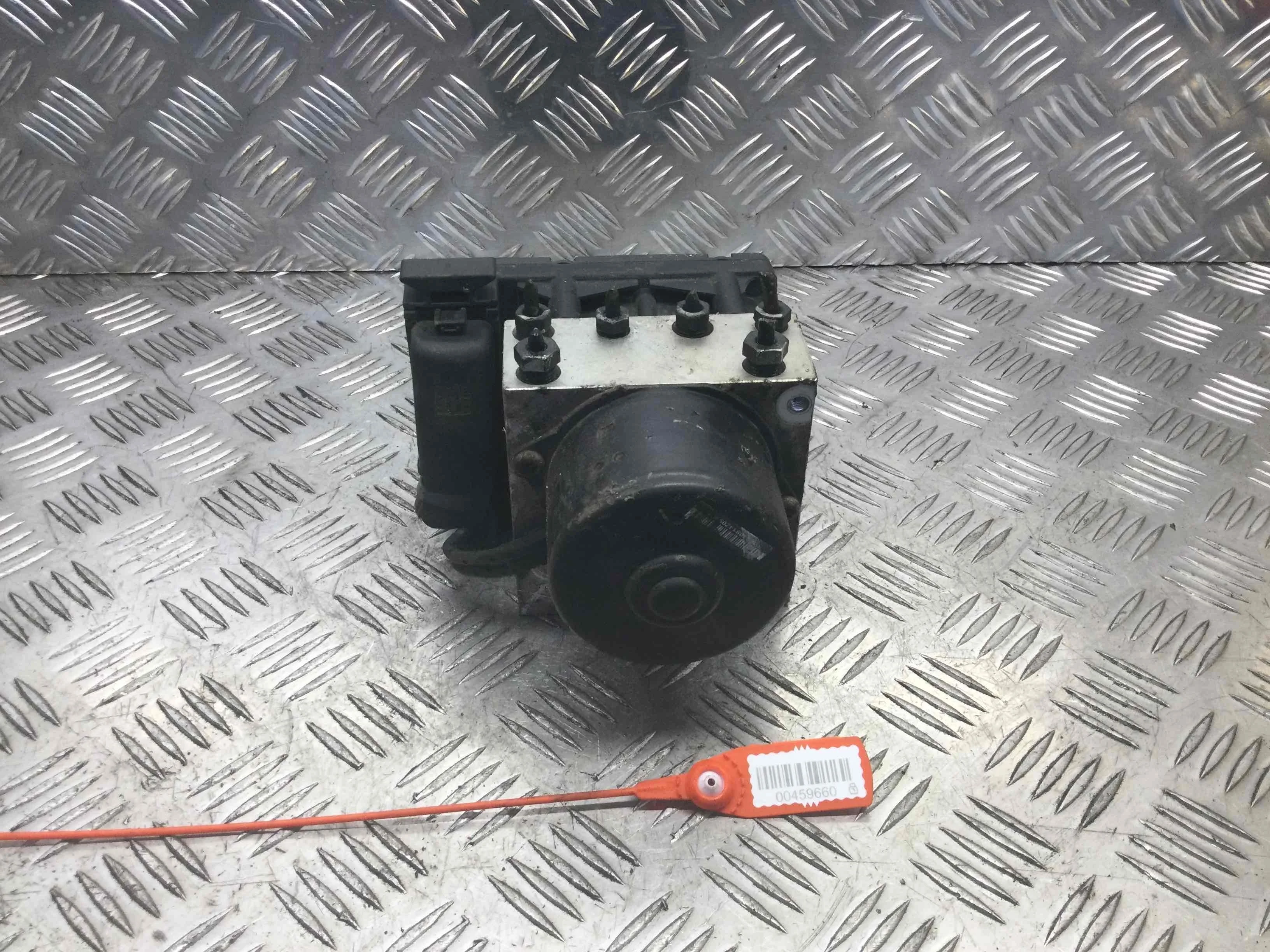 Блок ABS Volkswagen Golf 4 поколение (1997-2004) бензин 1.6 i Механика Х/б