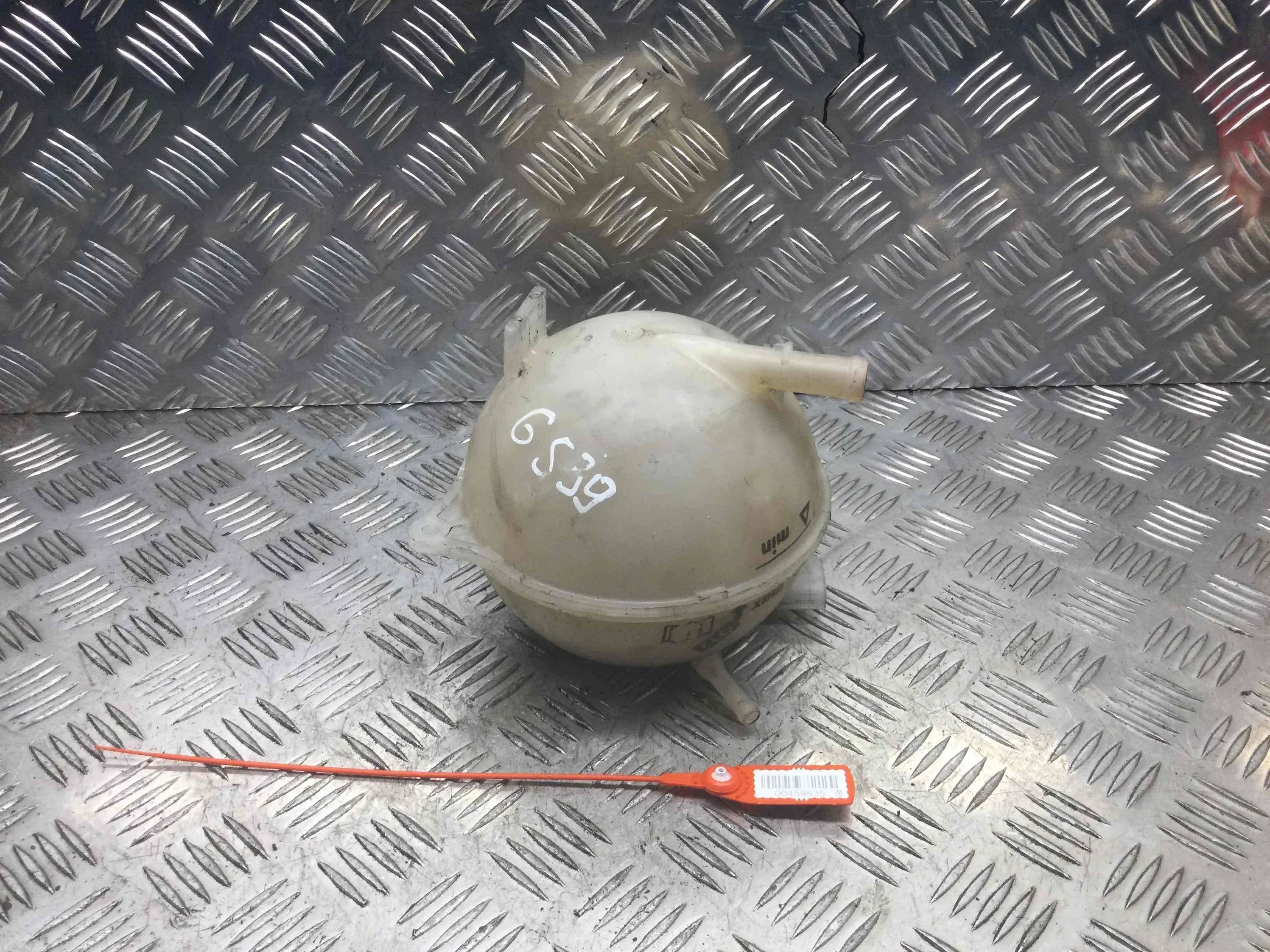 Бачок расширительный Volkswagen Polo 3 поколение (1994-2001) бензин 1.4 i Механика Х/б