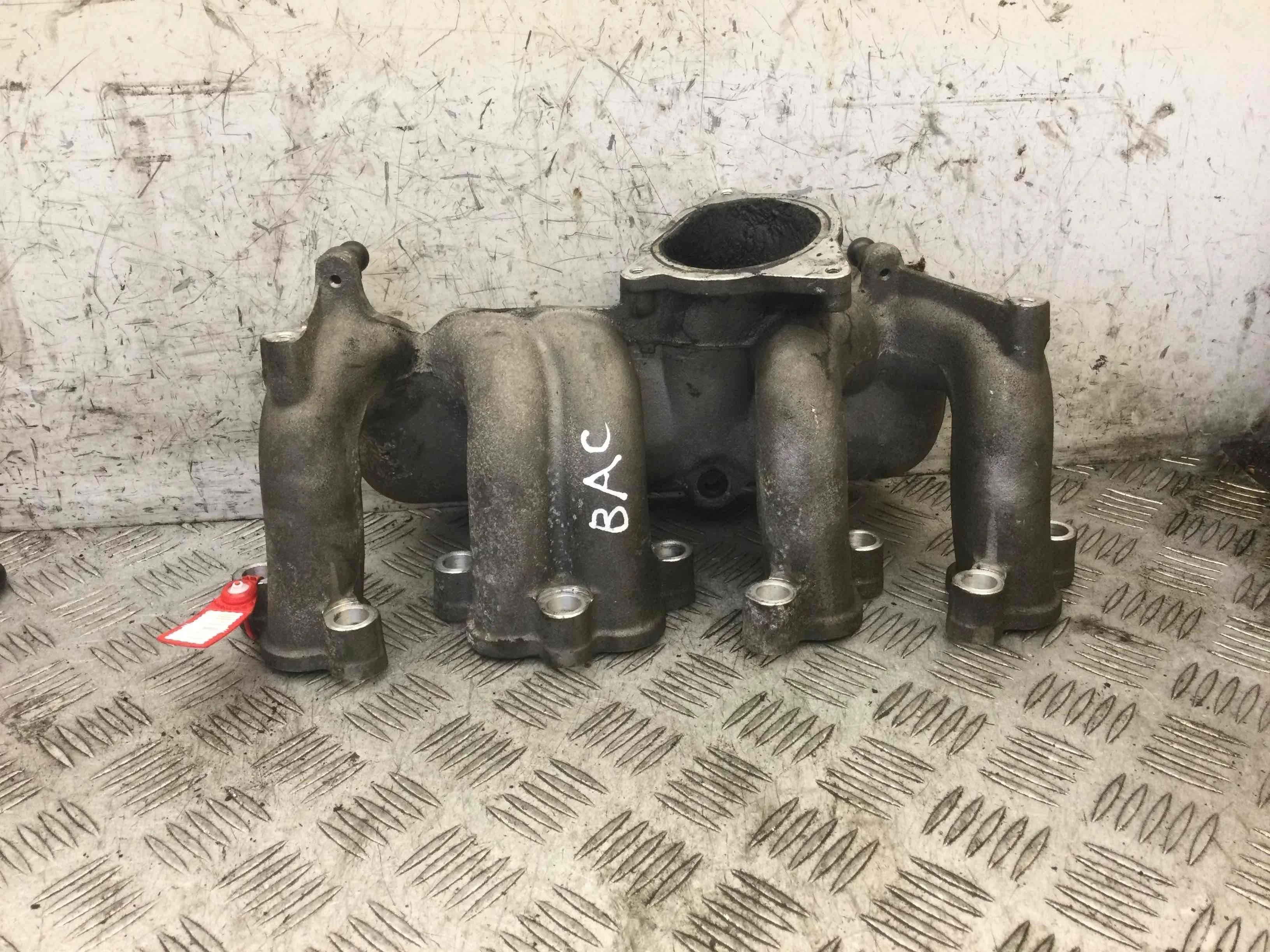 Коллектор впускной Volkswagen Touareg 1 поколение 2002-2007 дизель 2.5 TDI Автомат