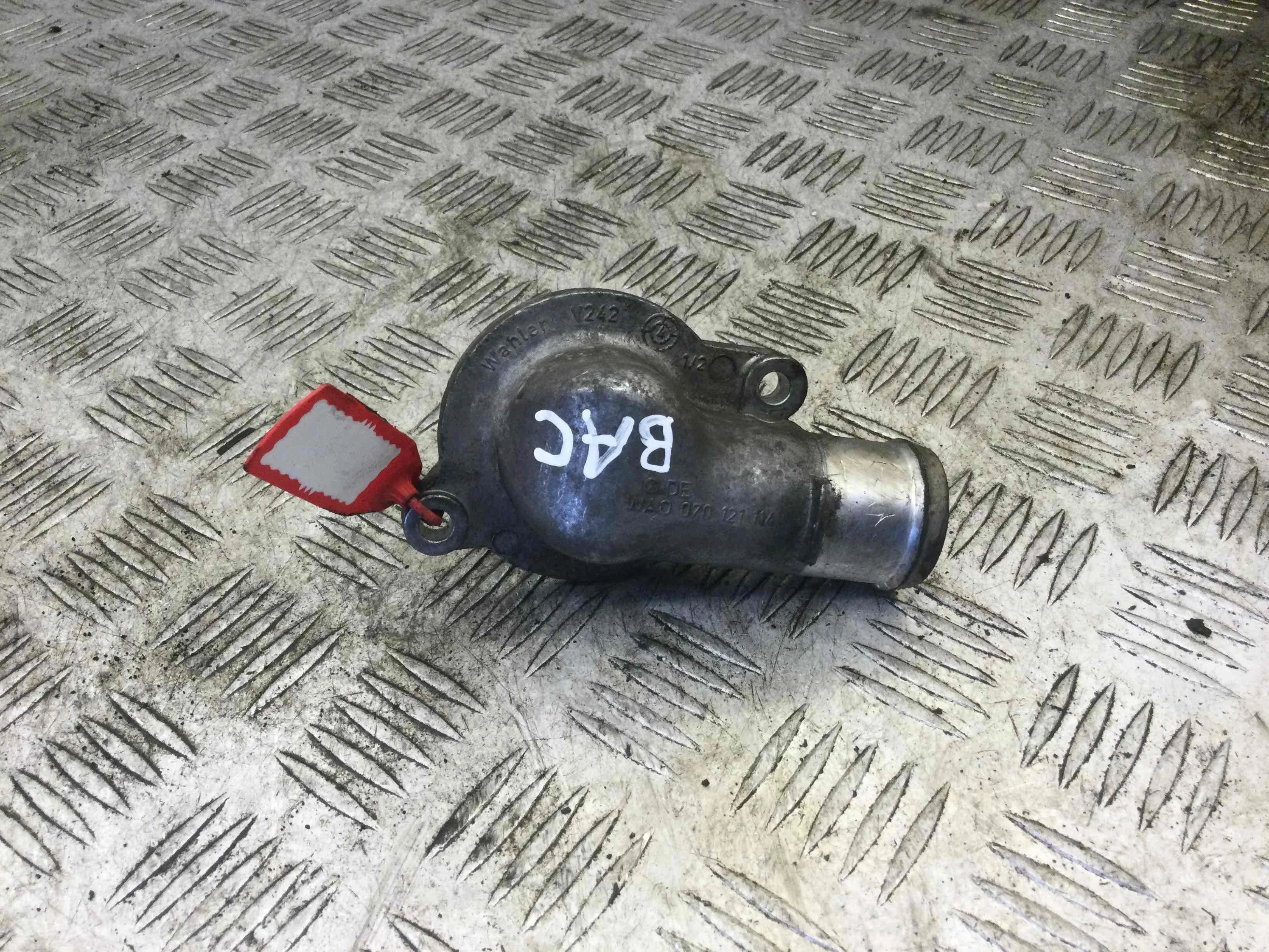 Корпус термостата Volkswagen Touareg 1 поколение 2002-2007 дизель 2.5 TDI Автомат