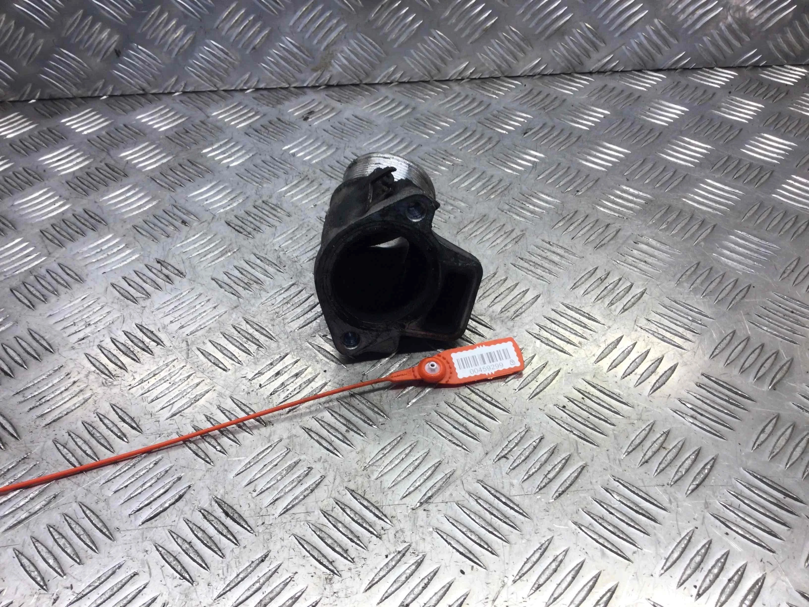 Заслонка дроссельная Volkswagen Passat B5+ [рестайлинг] (2000-2005) дизель 2.5 TDI Автомат Универсал