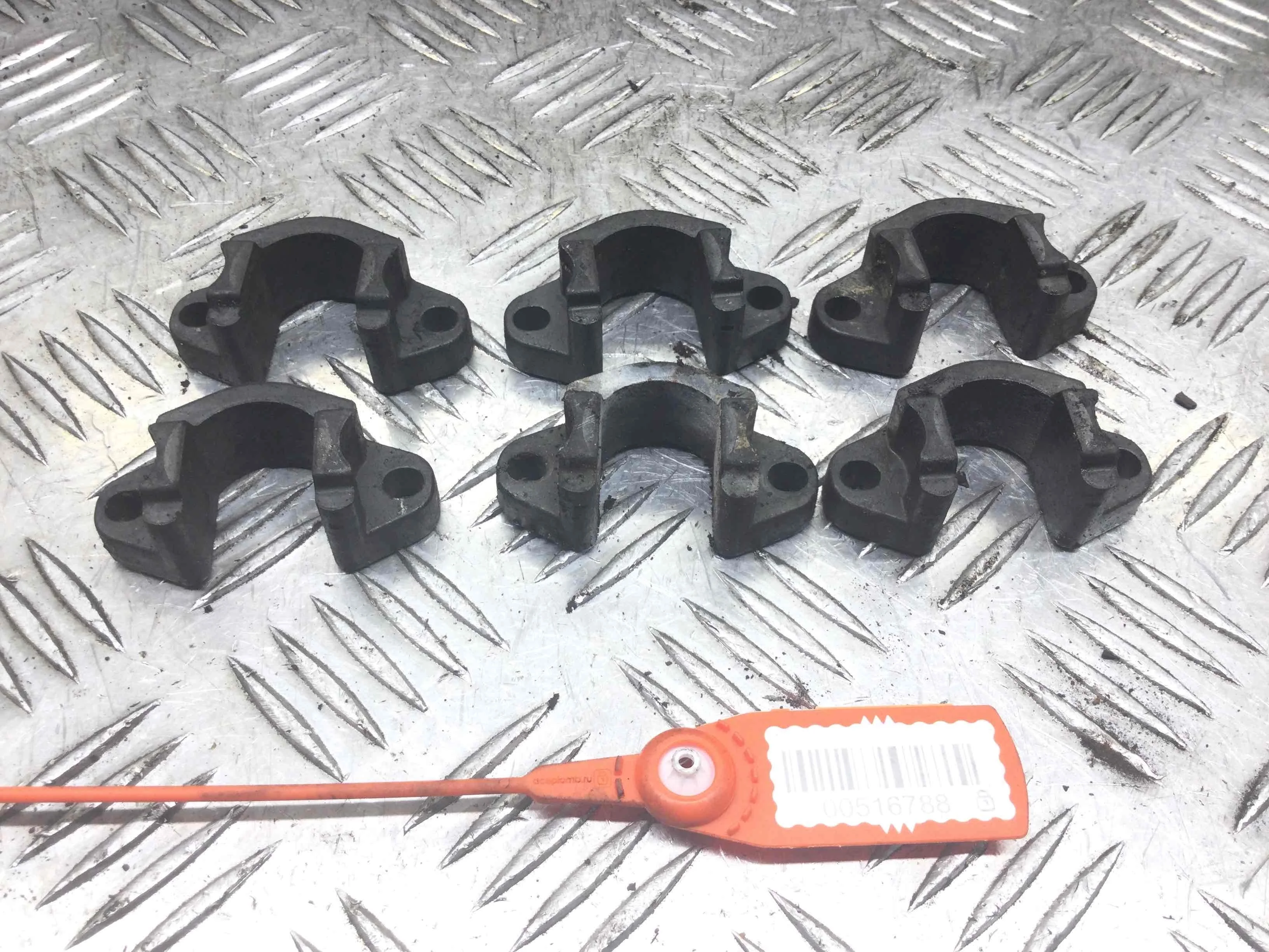 Скоба (кронштейн) крепления форсунки BMW 5-Series 5-Series E60 2003 - 2009 дизель 3.0 TDI Автомат