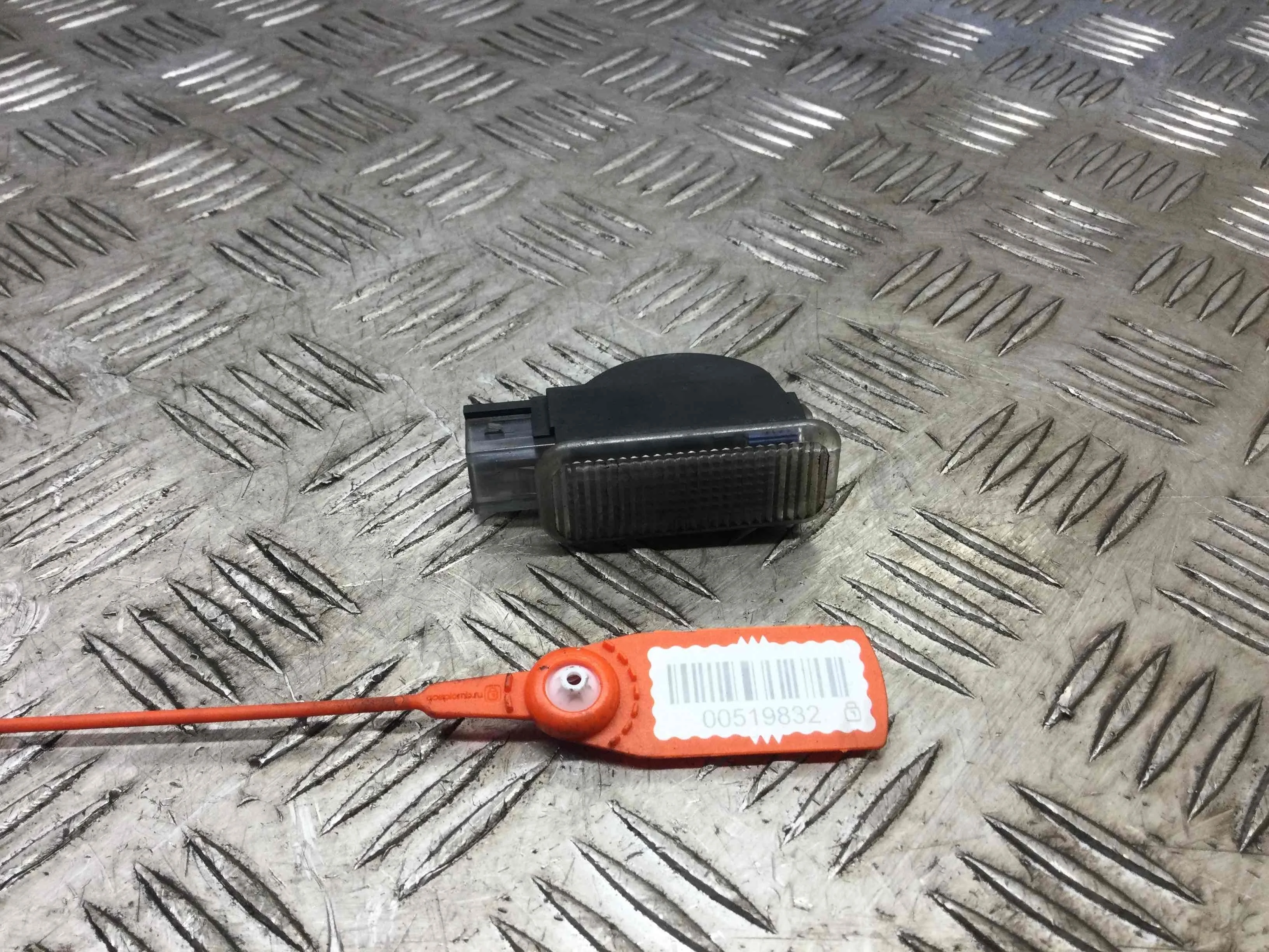 Фонарь салона (плафон) Volkswagen Passat B5+ [рестайлинг] (2000-2005) дизель 1.9 TDI Механика Седан