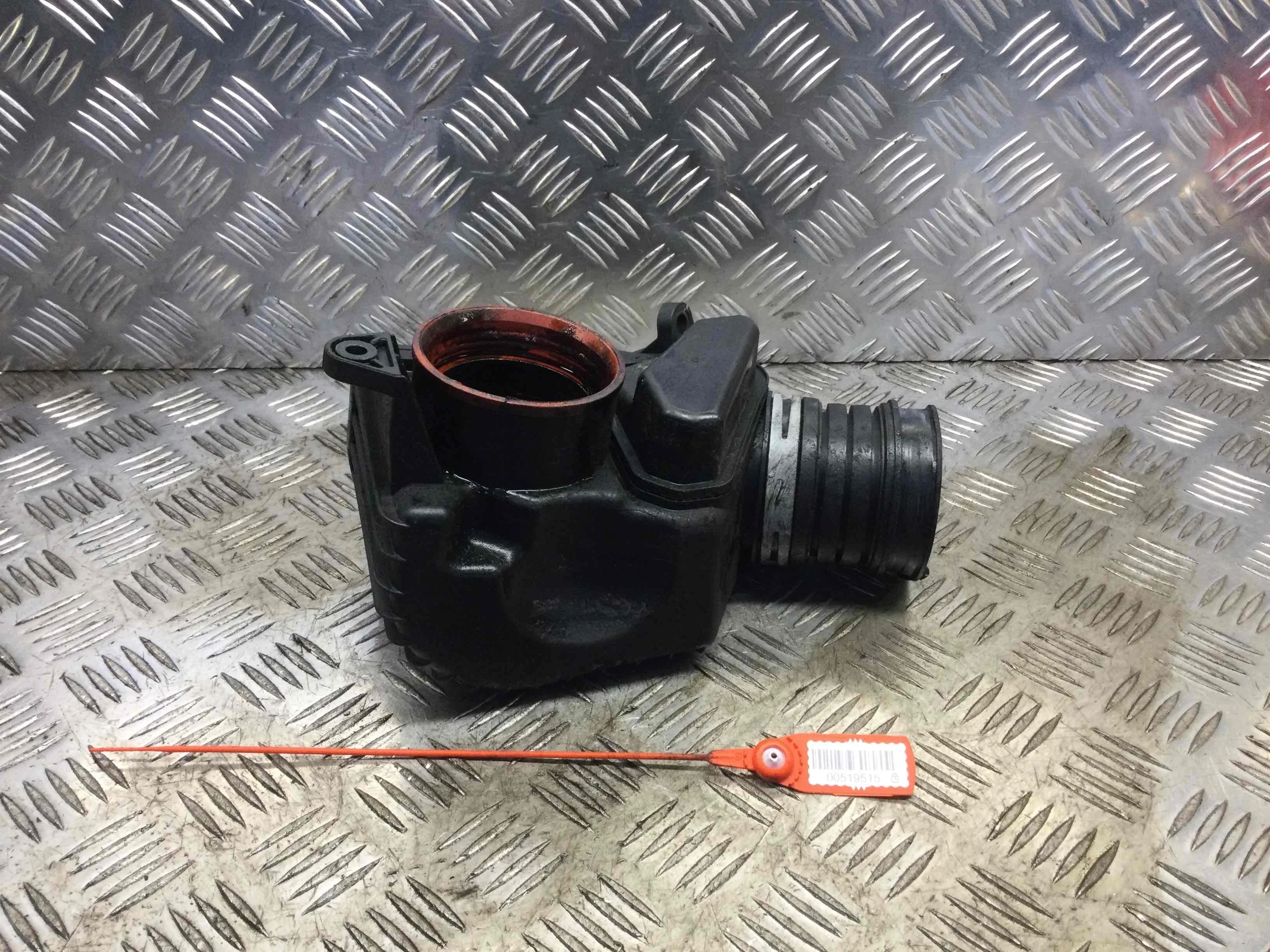 Резонатор воздушного фильтра Mercedes C-klasse W203/S203/CL203 (2000-2004) бензин 1.8 i Автомат Седан