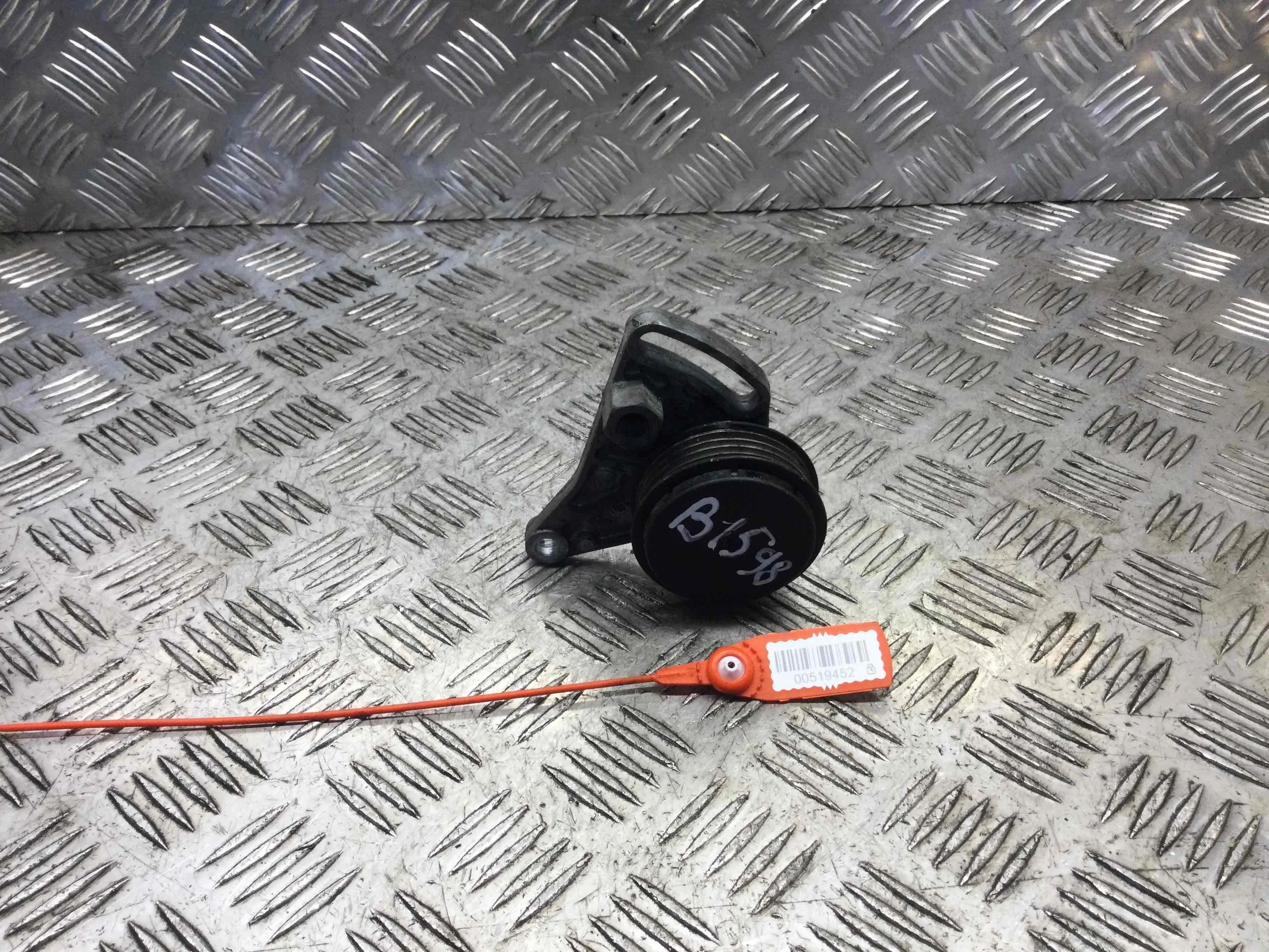 Натяжитель ремня генератора Audi A4 B6 (2000-2005) дизель 1.9  Механика Седан