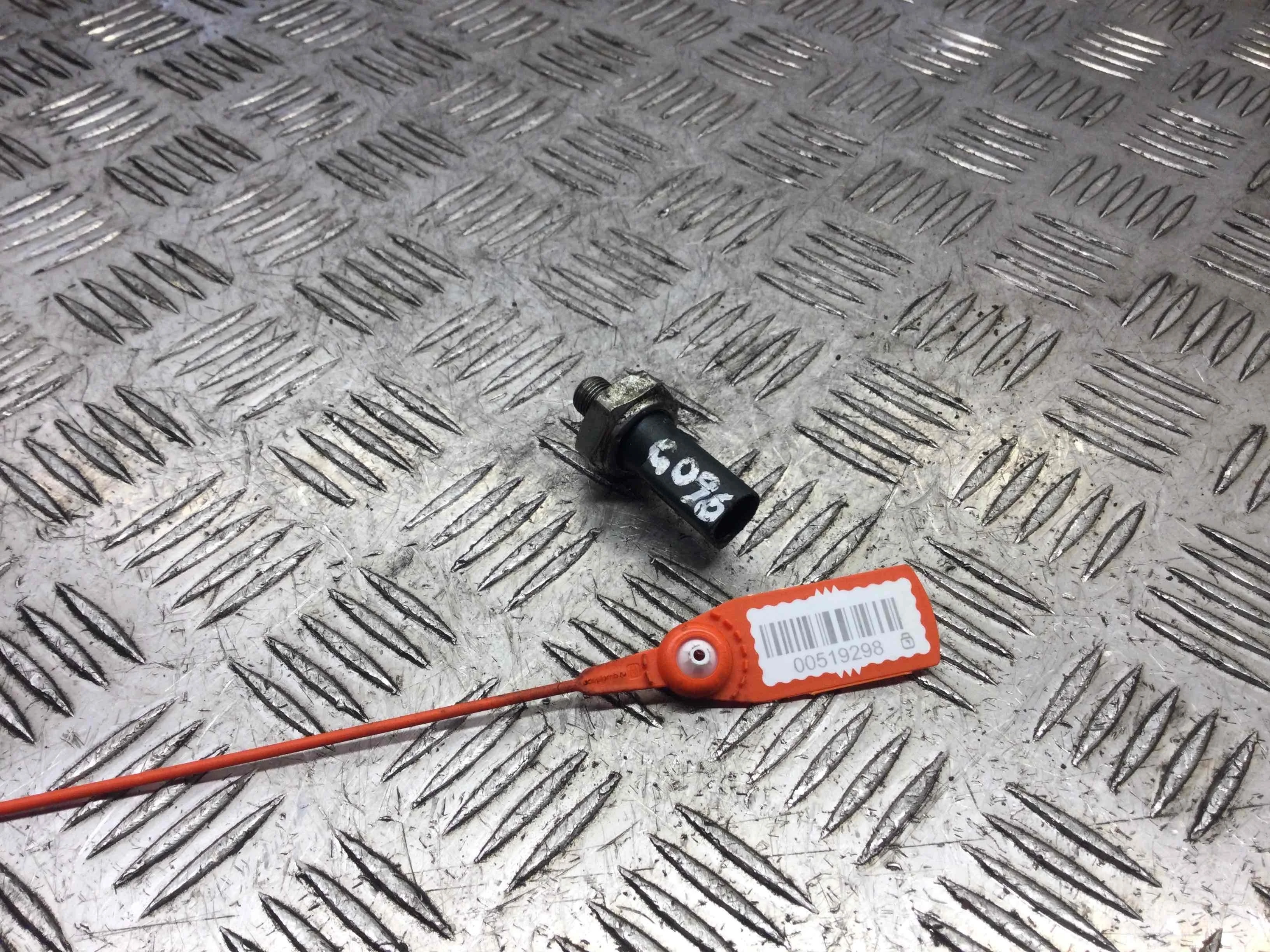 Датчик давления масла Volkswagen Golf 4 поколение (1997-2004) бензин 1.4 i Механика Х/б