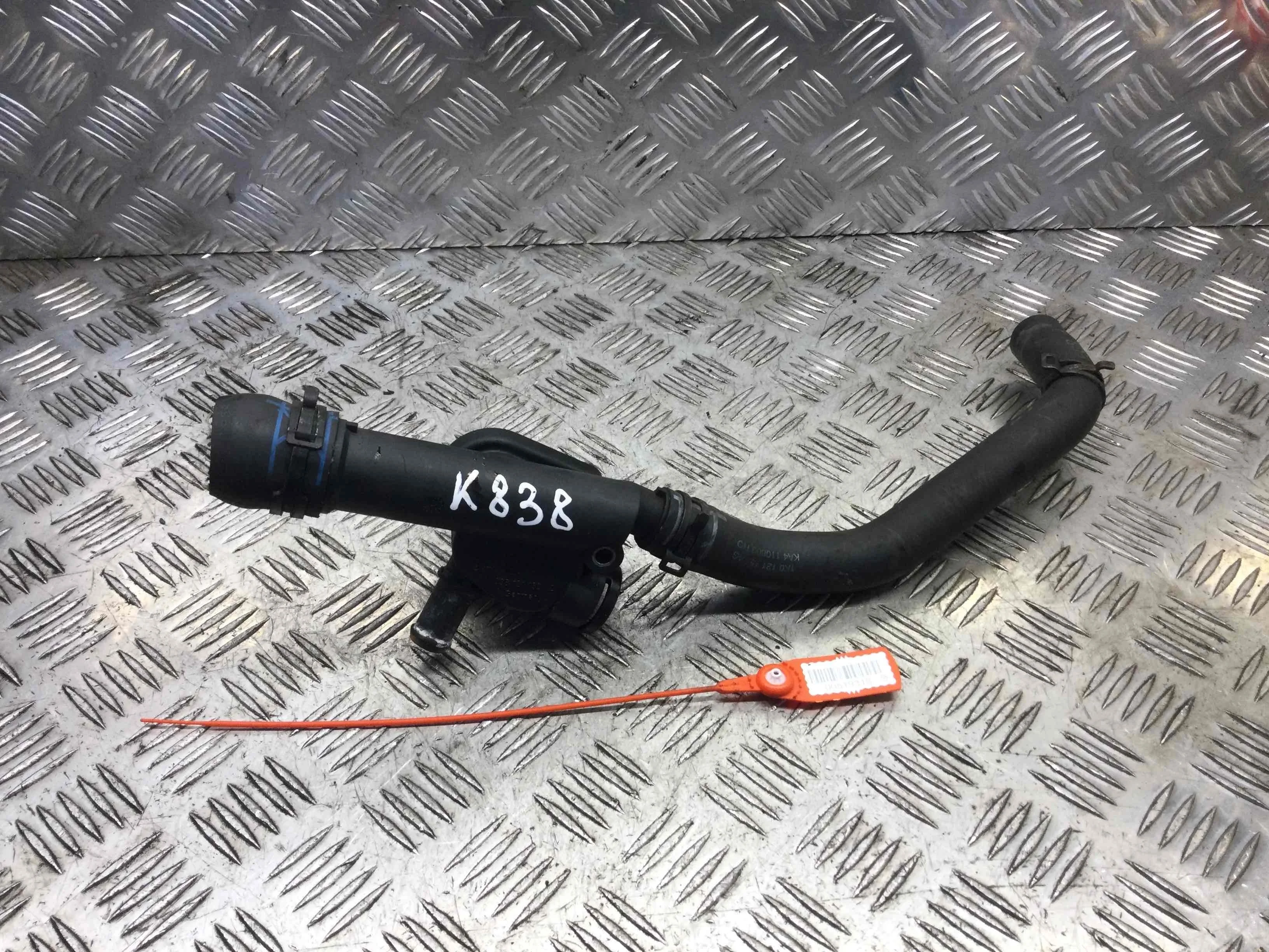 Фланец (тройник) системы охлаждения Volkswagen Passat B6 (2005-2010) дизель 1.9 TDI Механика Универсал