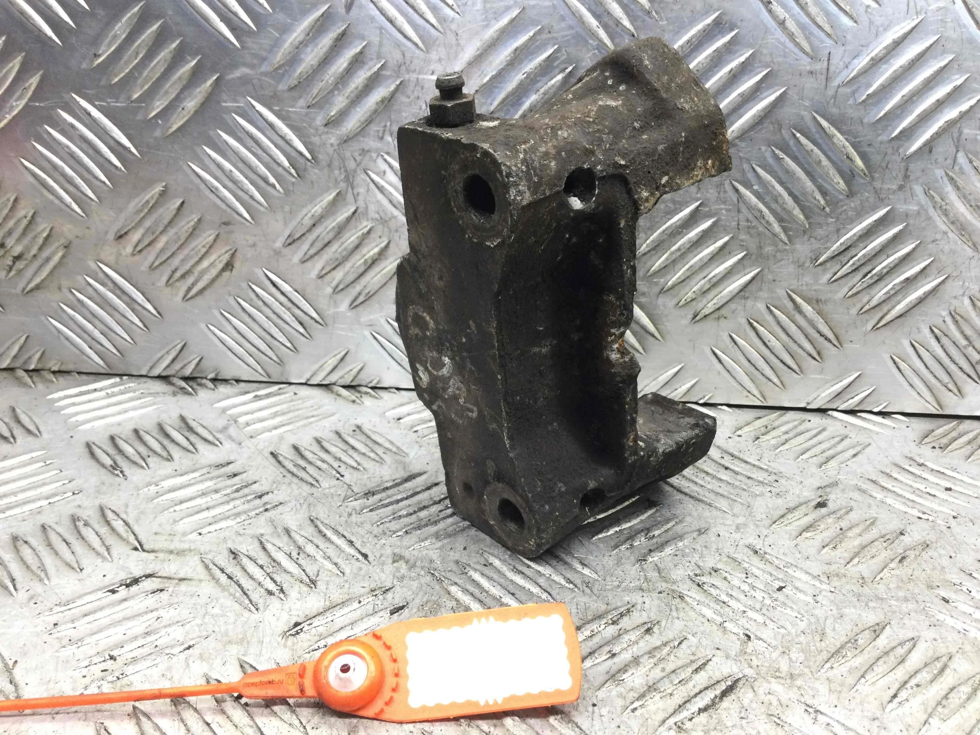 Суппорт задний правый Volkswagen Golf 3 поколение (1991-1997) бензин 1.4 i Механика Х/б