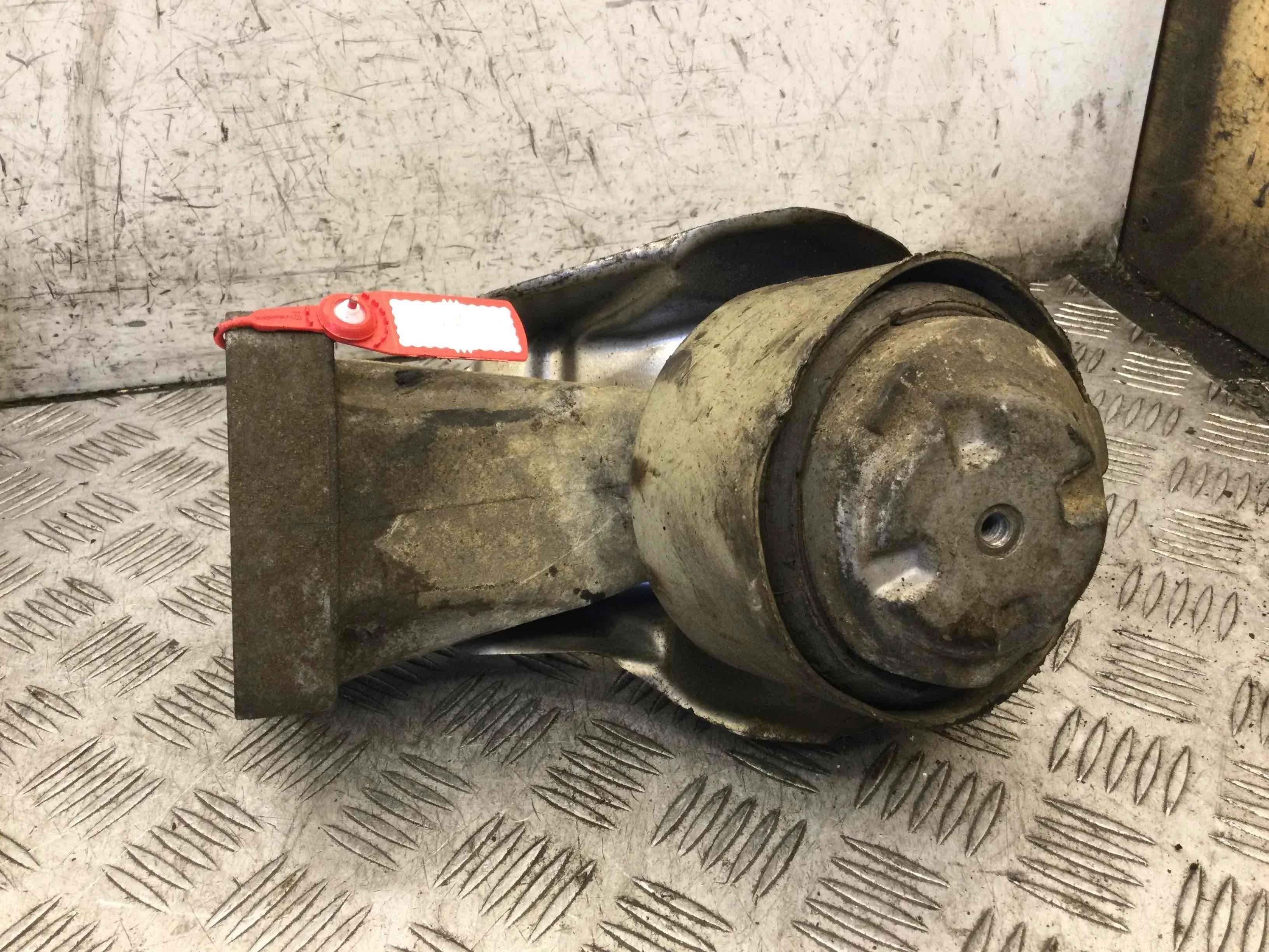 Подушка крепления двигателя Mercedes C-klasse W203/S203/CL203 (2000-2004) бензин 1.8  Автомат Седан