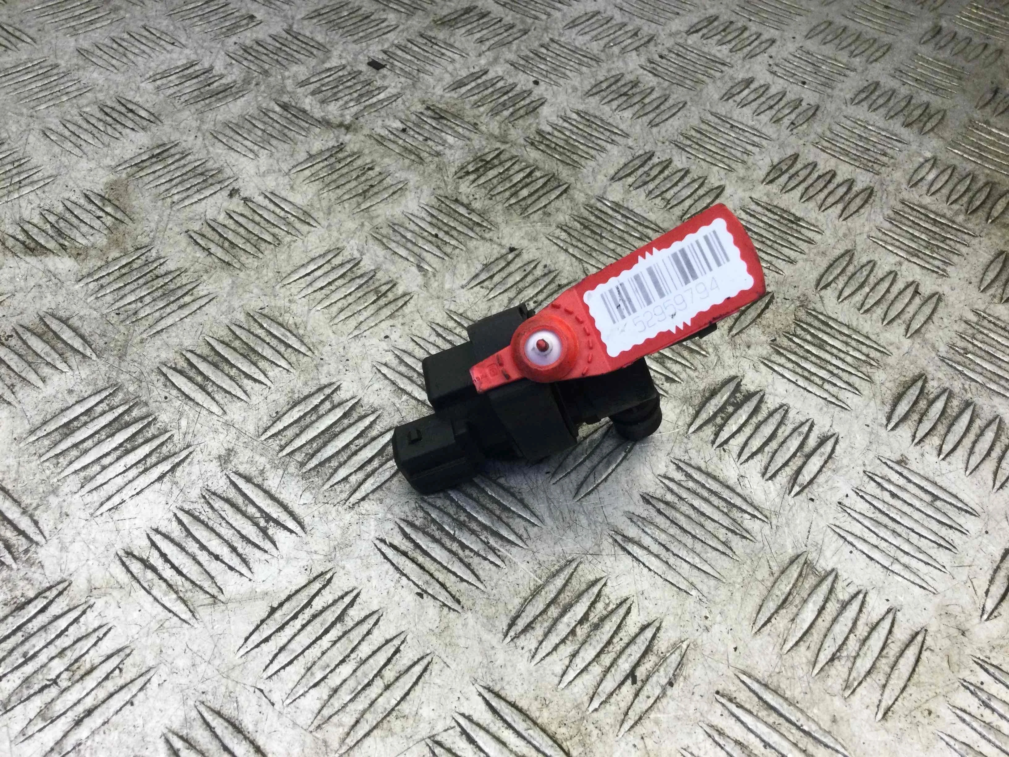 Клапан вентиляции топливного бака BMW 5-Series 5-Series E39 1995 - 2004 бензин 2.0 i Механика Универсал